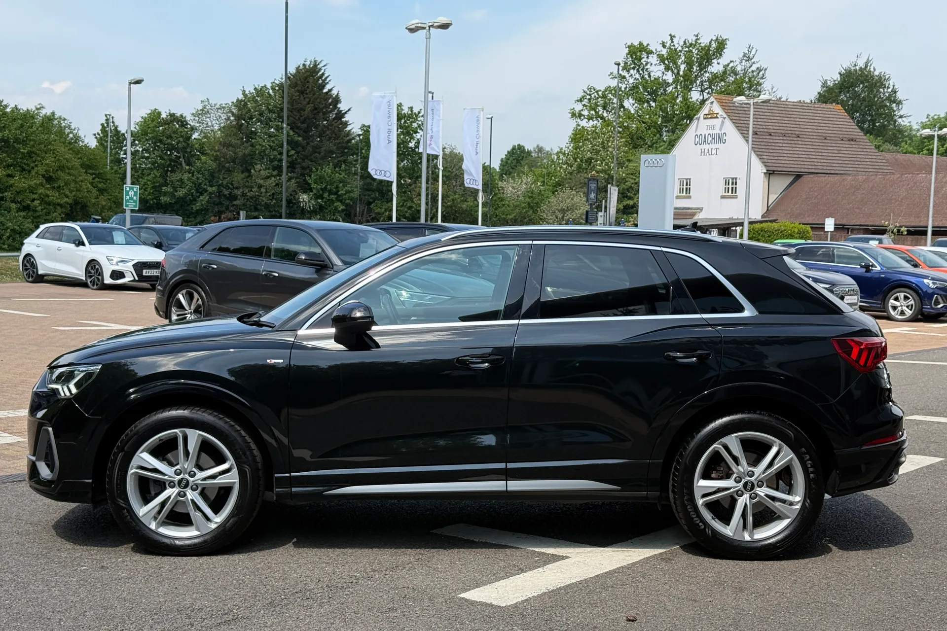 Audi Q3 thumbnail image number 50