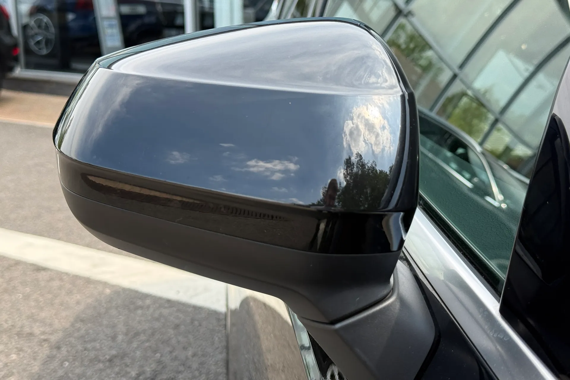Audi Q3 thumbnail image number 14