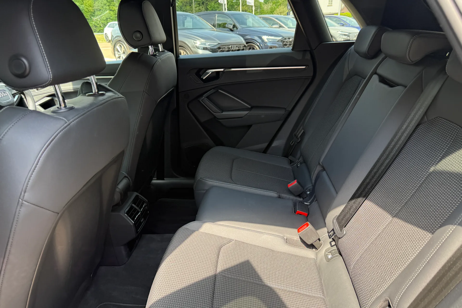 Audi Q3 thumbnail image number 53