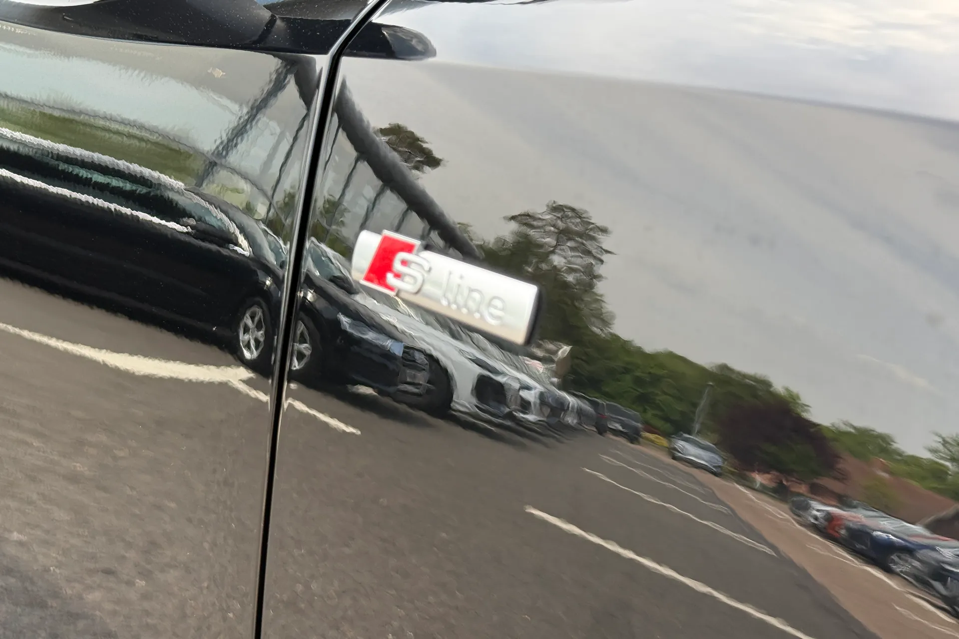 Audi Q3 thumbnail image number 13