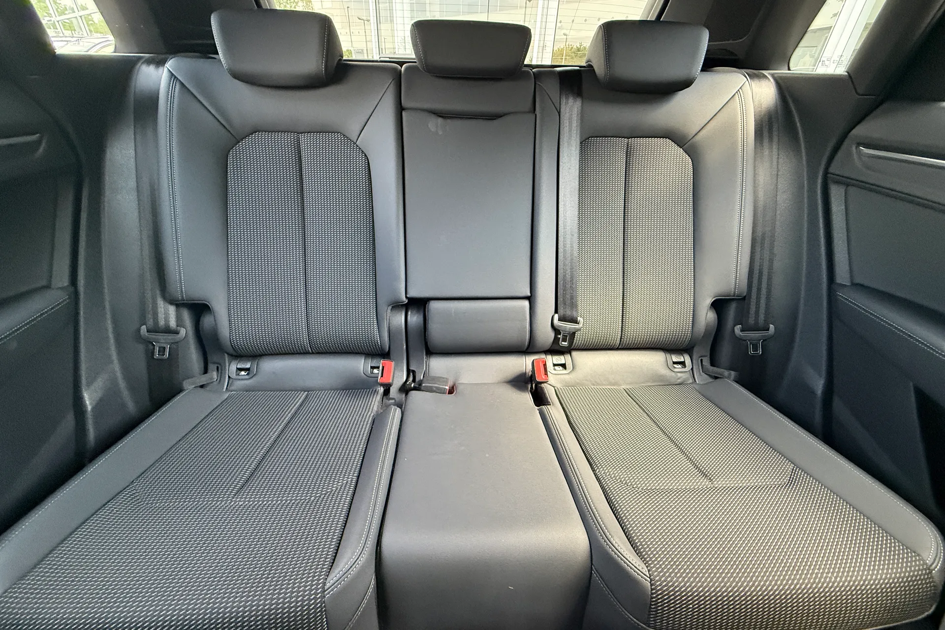Audi Q3 thumbnail image number 28