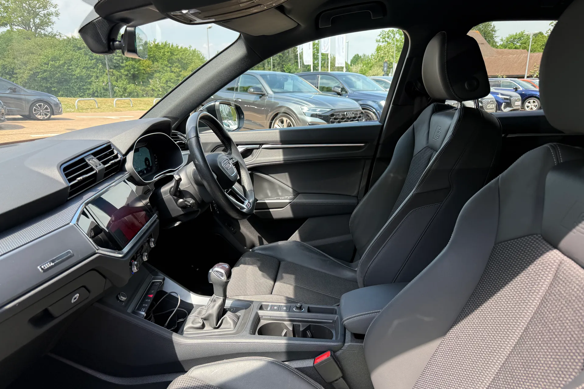Audi Q3 thumbnail image number 56
