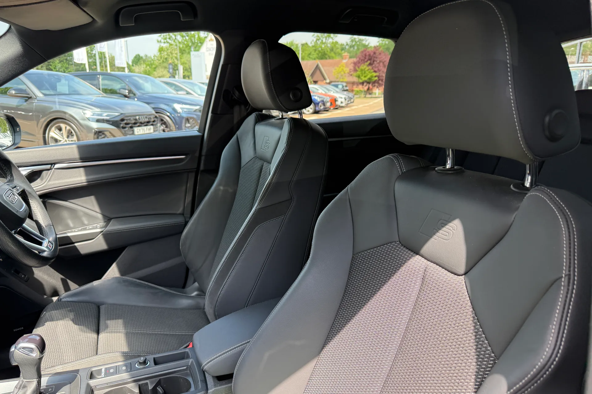 Audi Q3 thumbnail image number 55