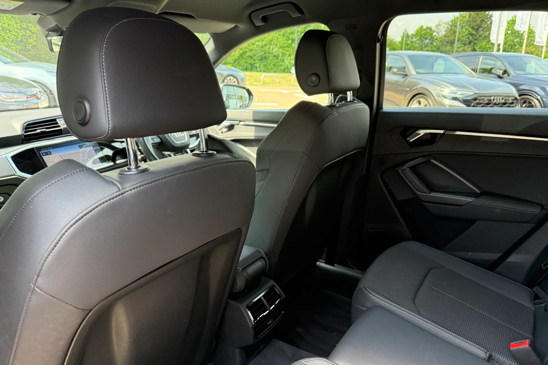 Audi Q3 thumbnail image number 51