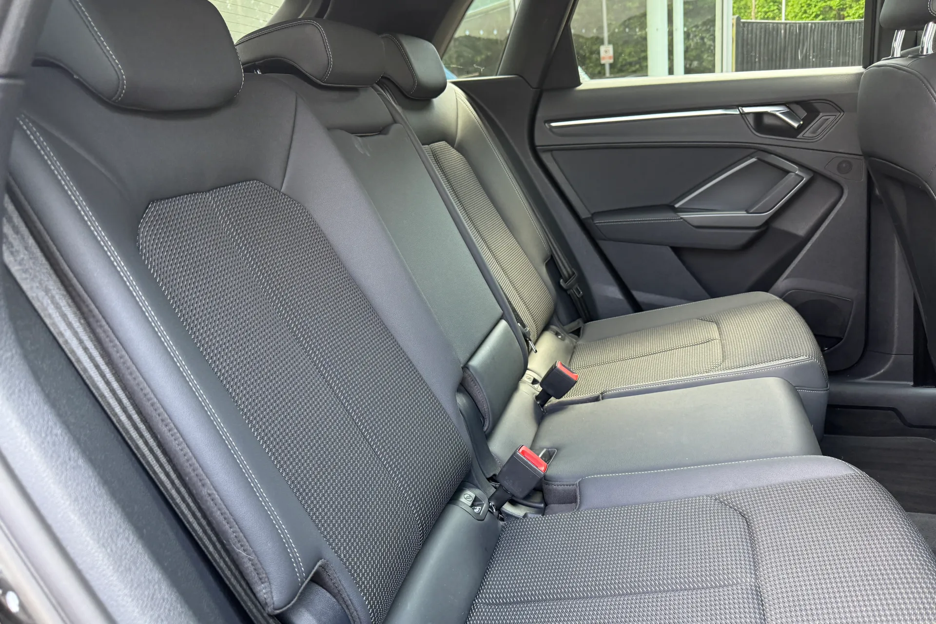 Audi Q3 thumbnail image number 35