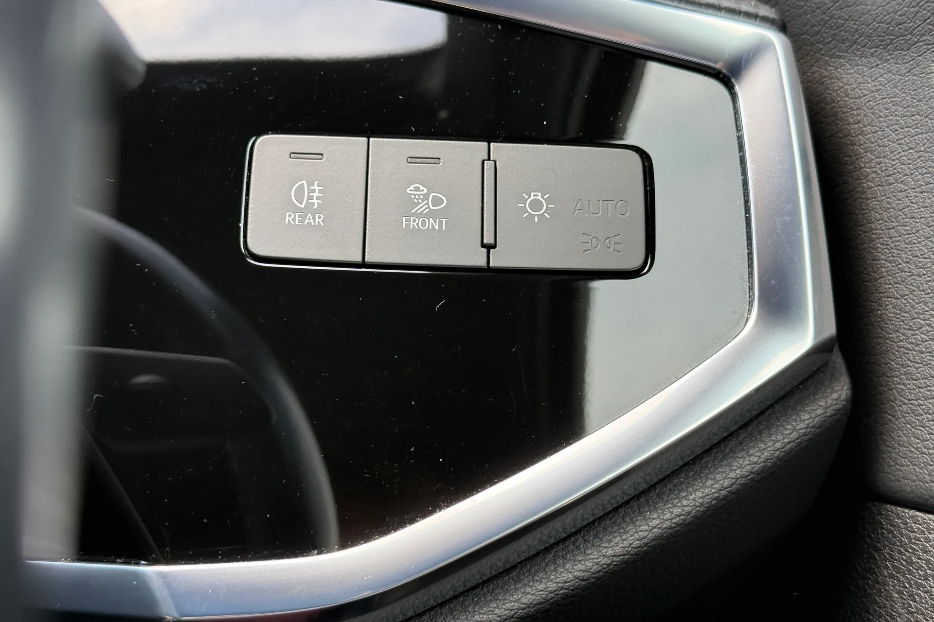 Audi Q3 thumbnail image number 20
