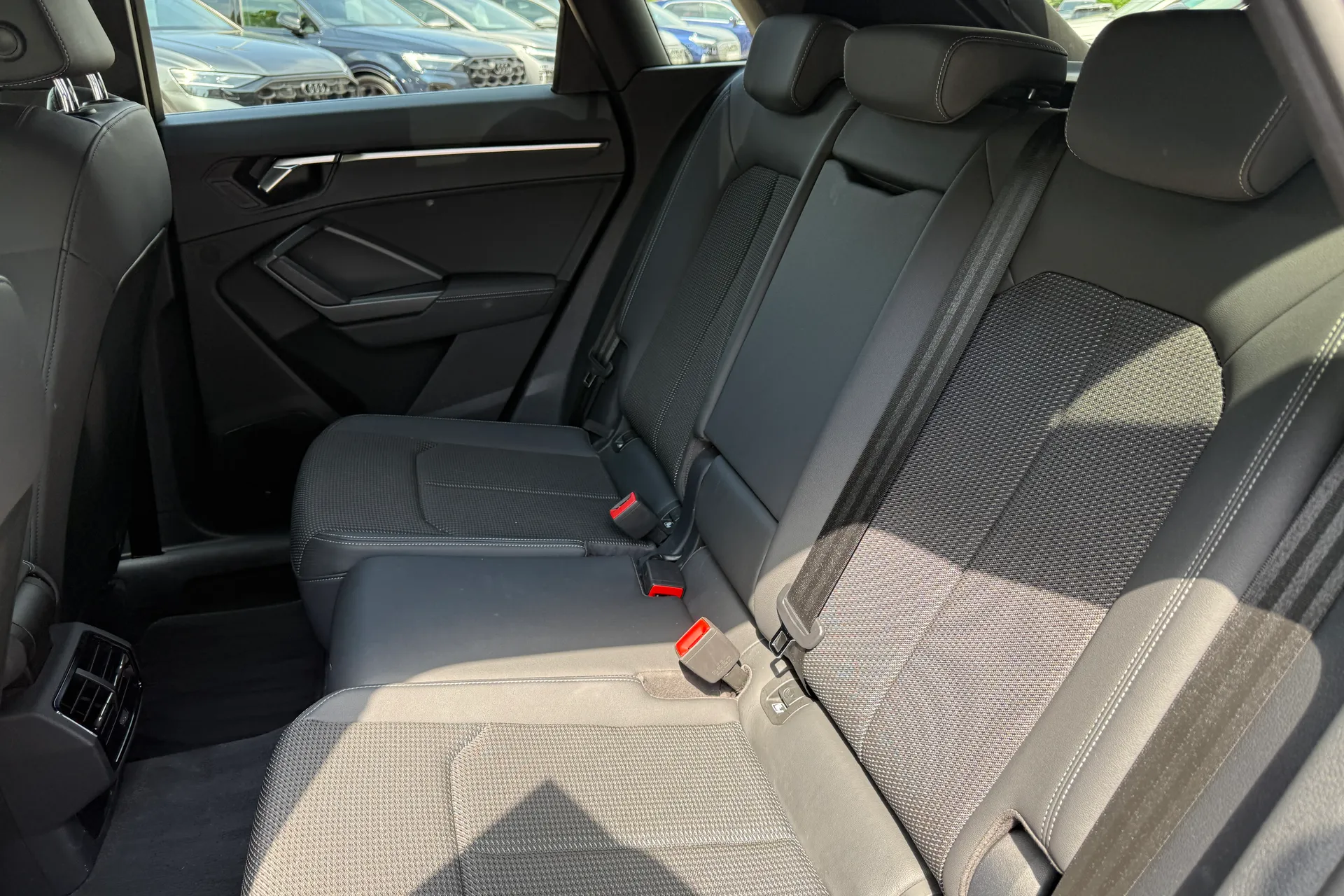 Audi Q3 thumbnail image number 52