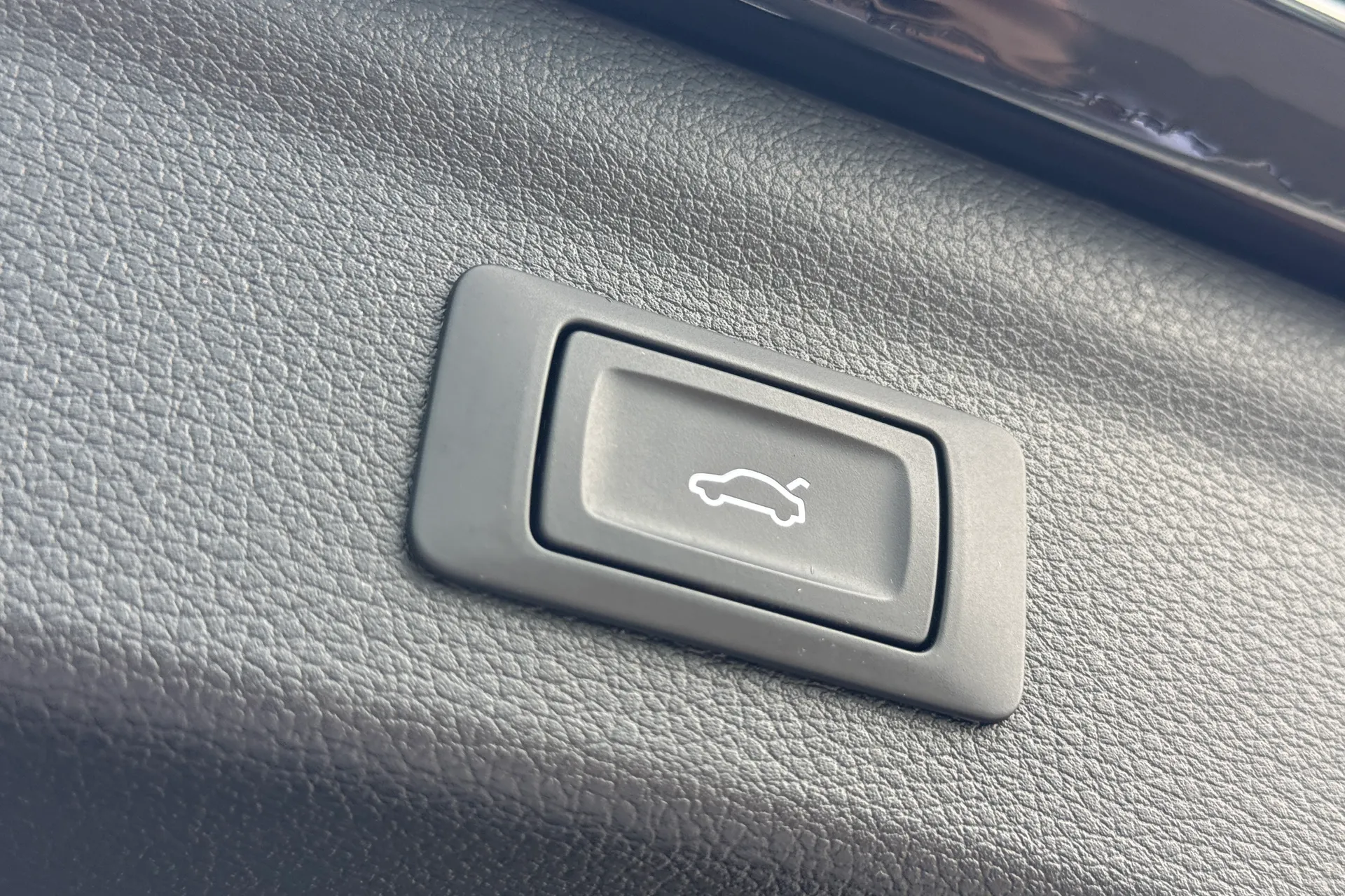 Audi Q3 thumbnail image number 45