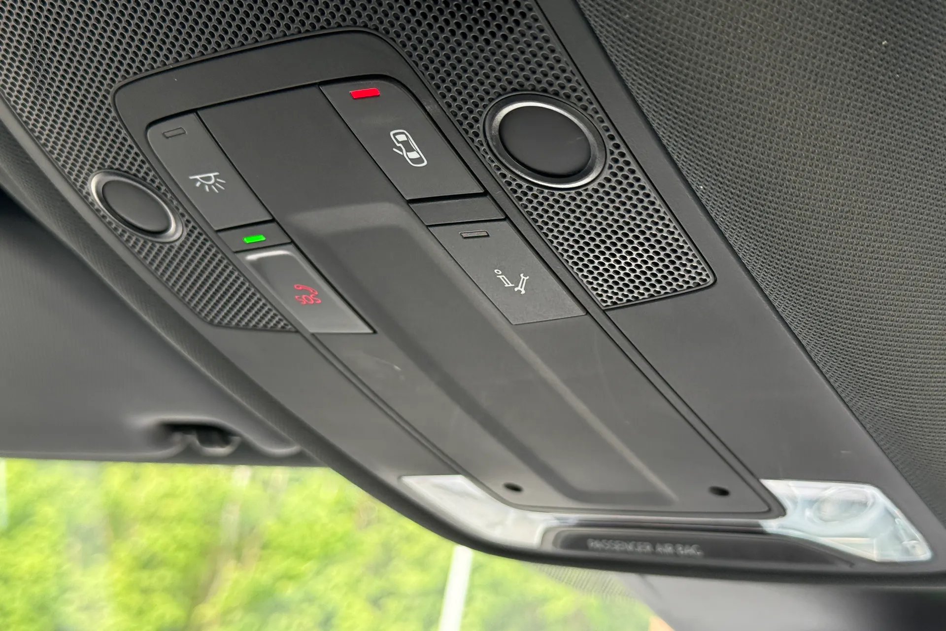 Audi Q3 thumbnail image number 24