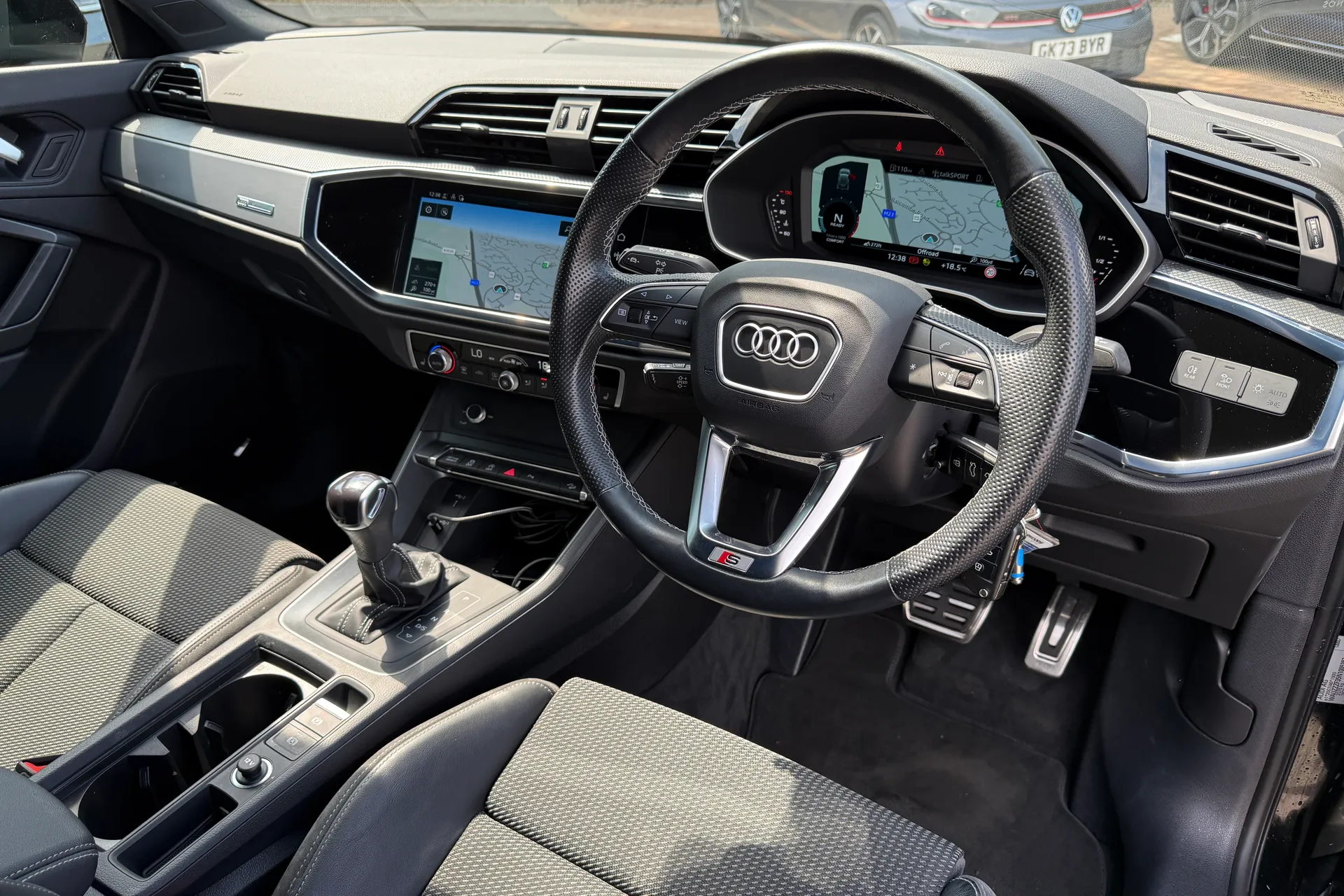 Audi Q3 thumbnail image number 30