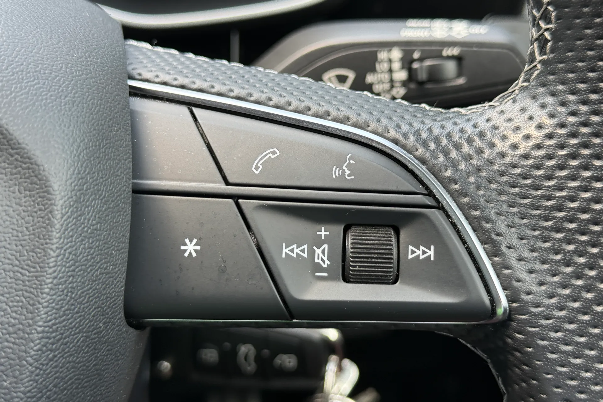 Audi Q3 thumbnail image number 22