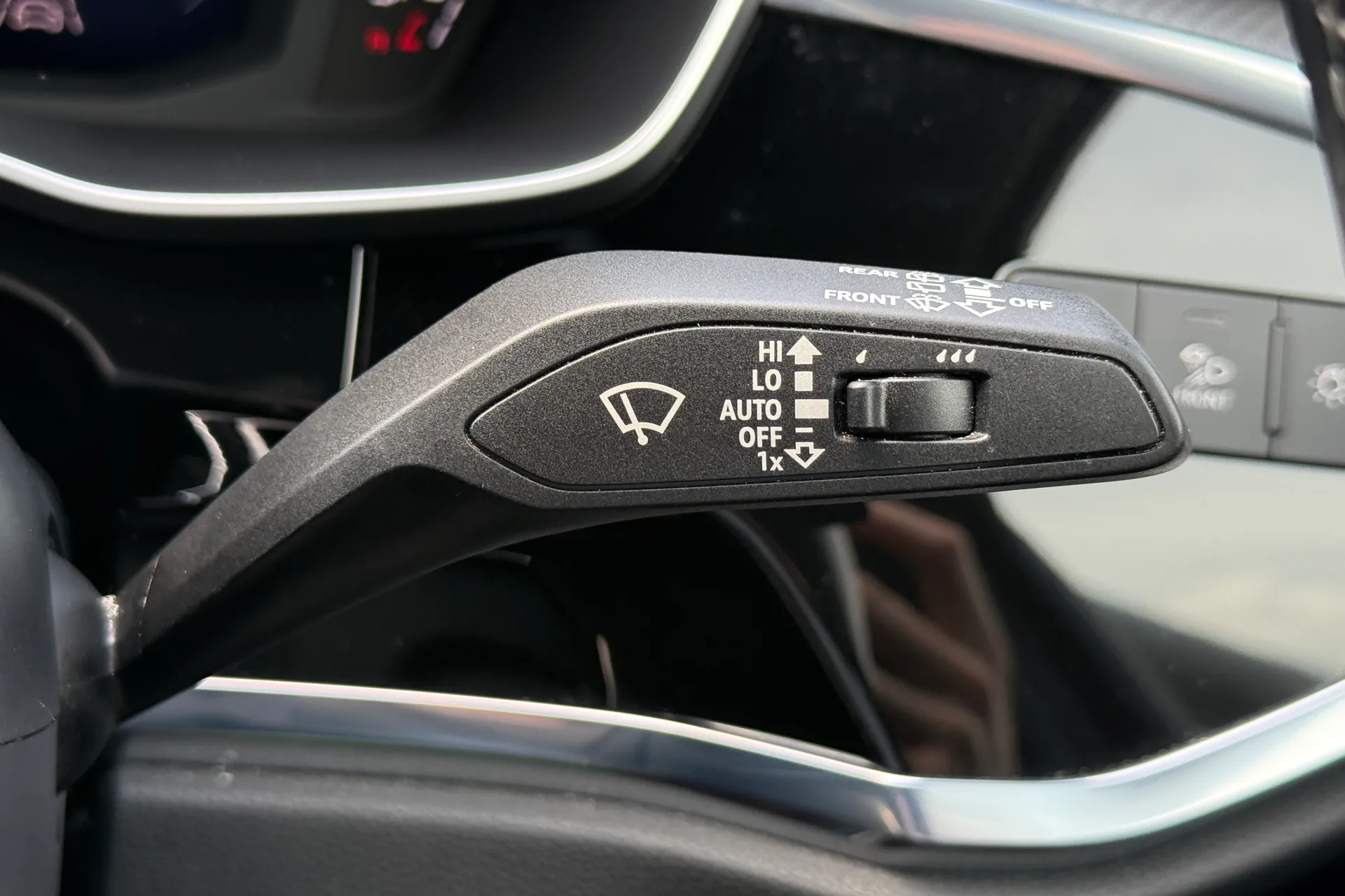 Audi Q3 thumbnail image number 19
