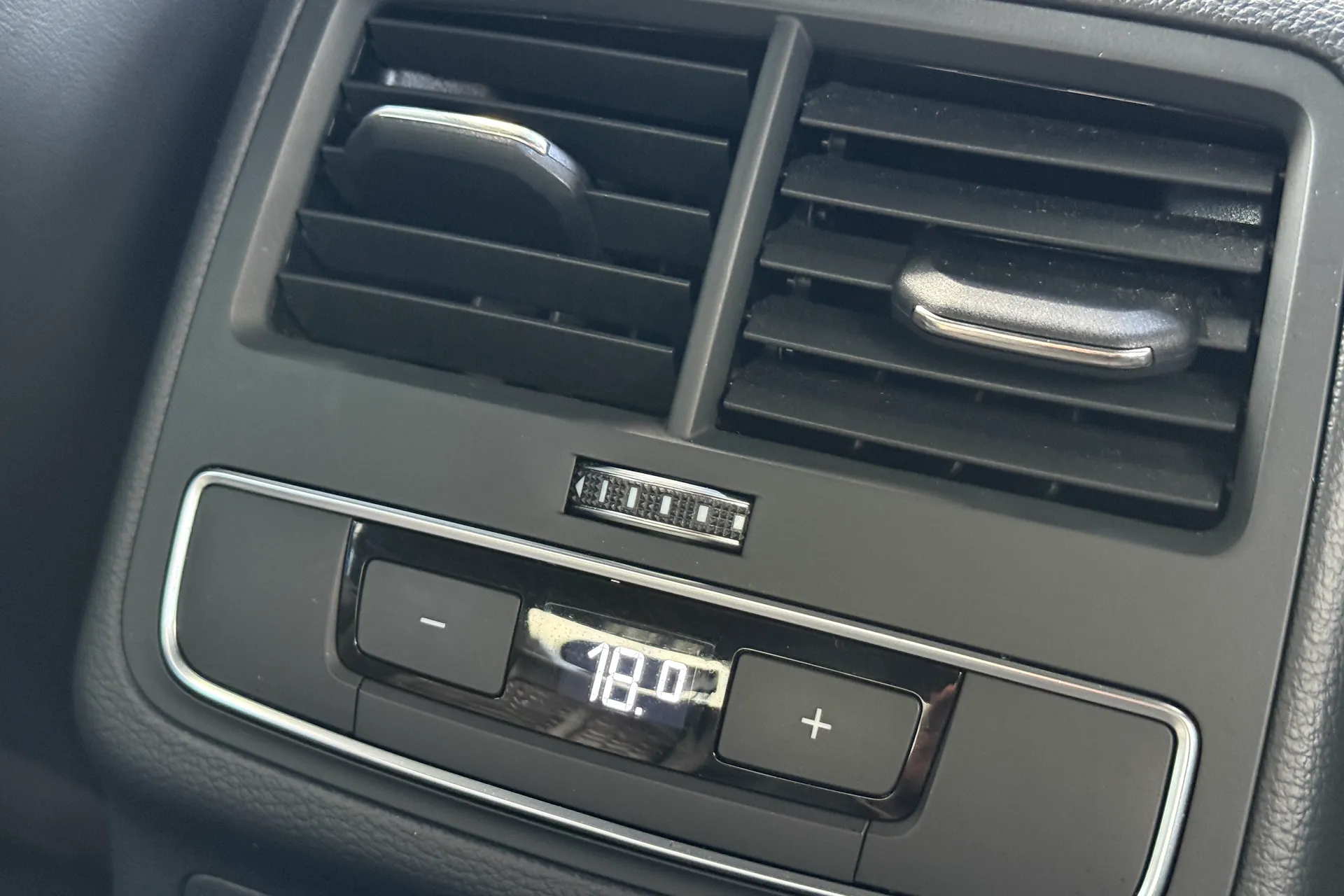 Audi RS5 thumbnail image number 37