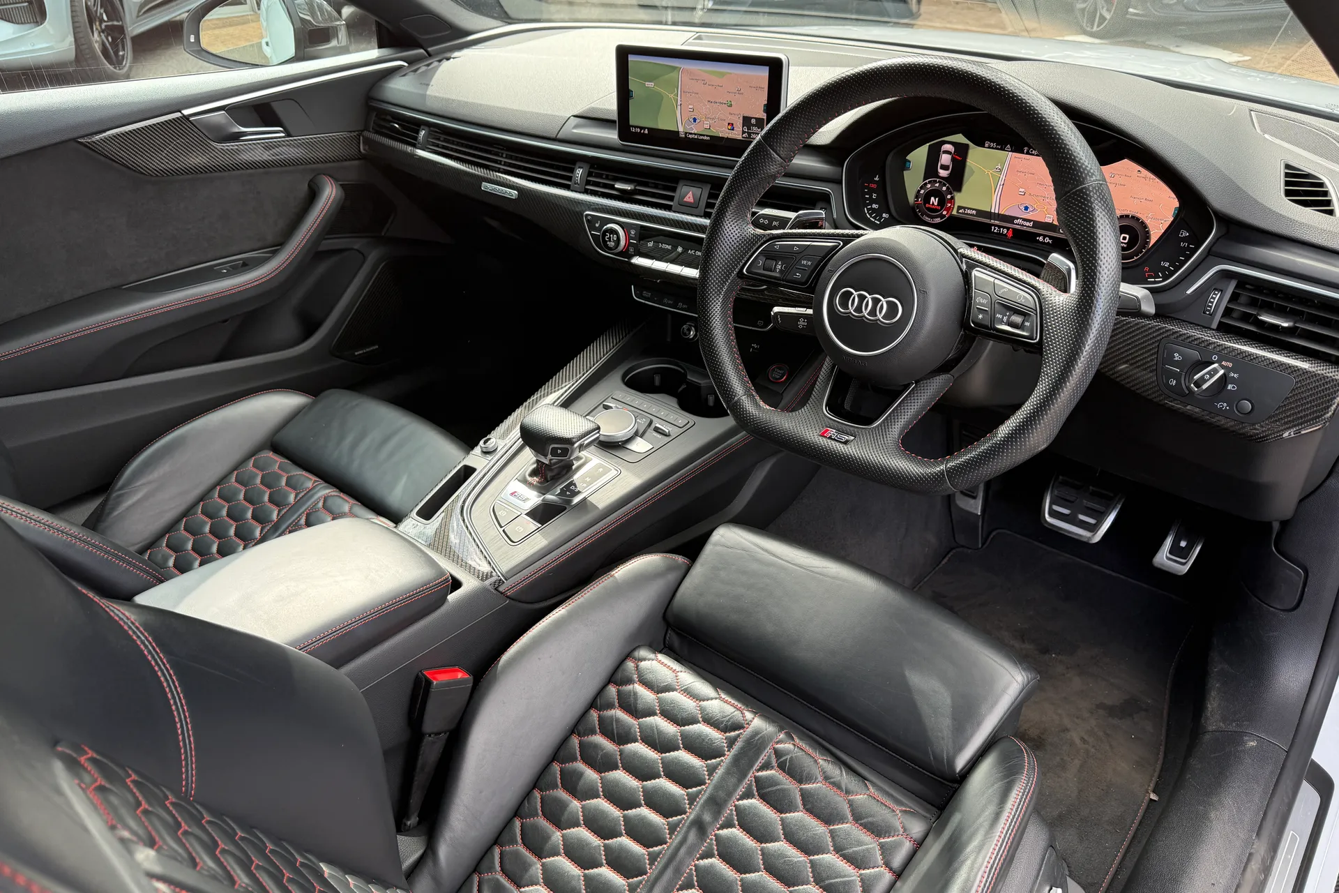 Audi RS5 thumbnail image number 32