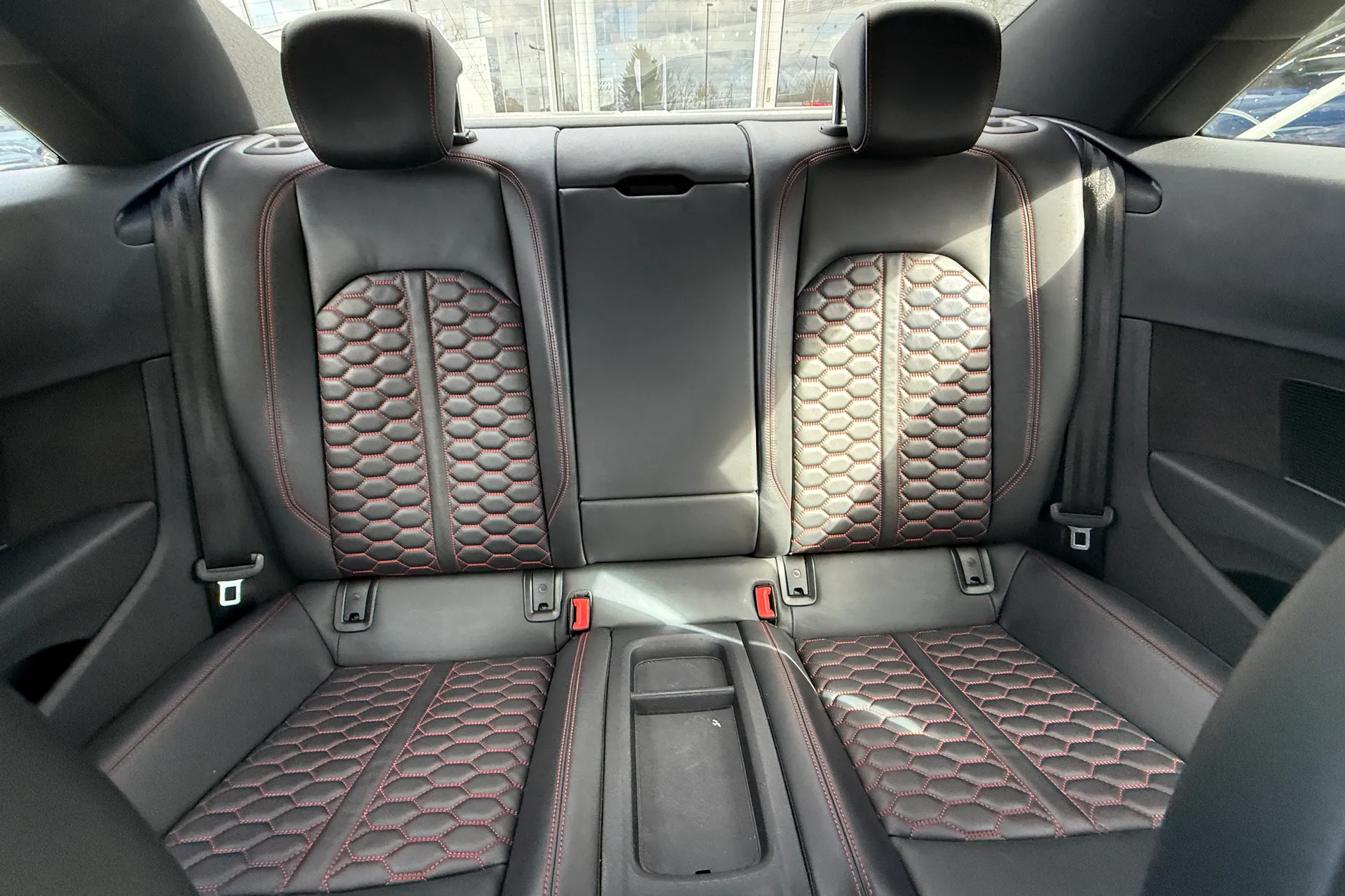 Audi RS5 thumbnail image number 24