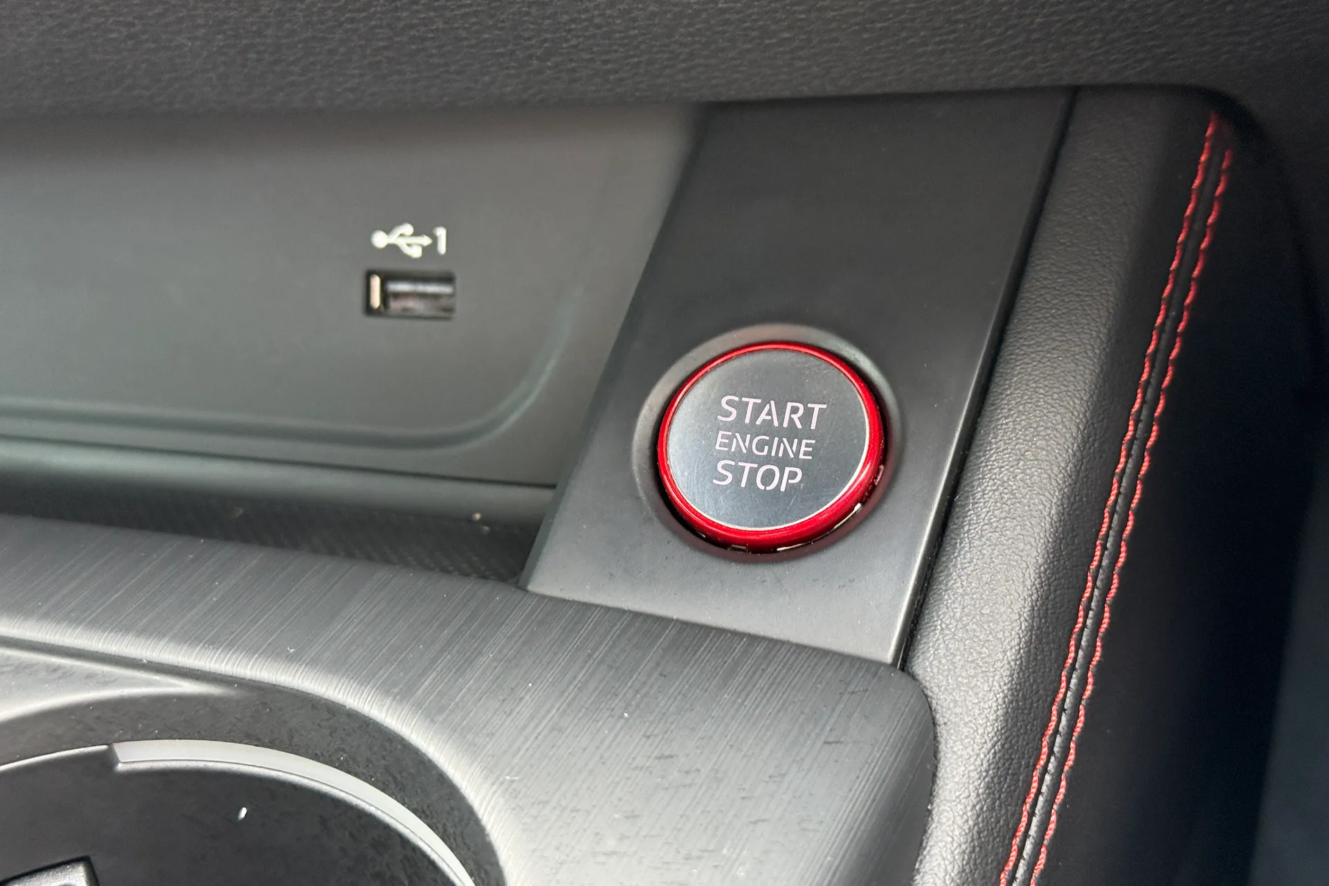 Audi RS5 thumbnail image number 30