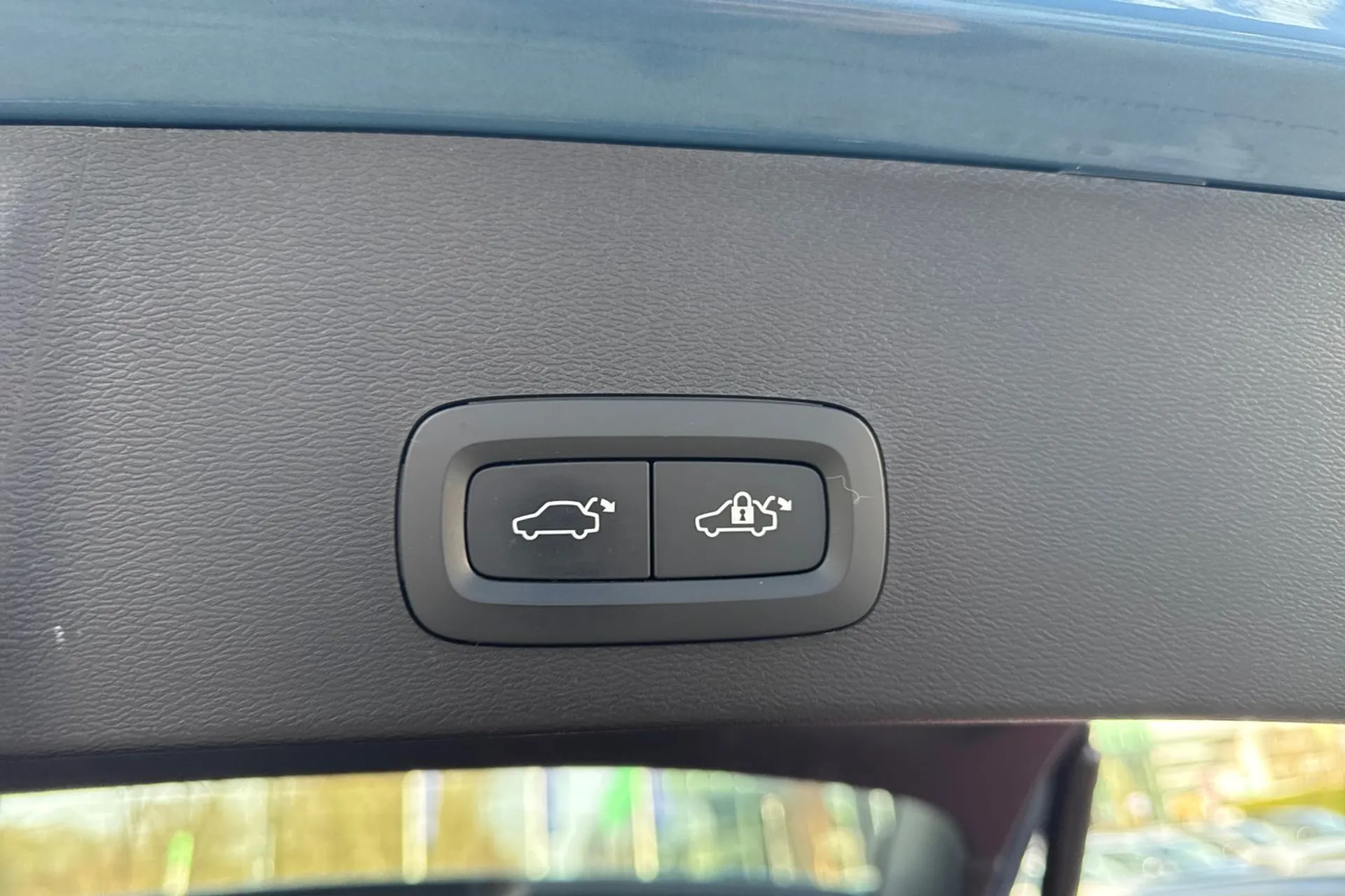 Volvo XC40 ULTIMATE B4 MHEV AUT thumbnail image number 21