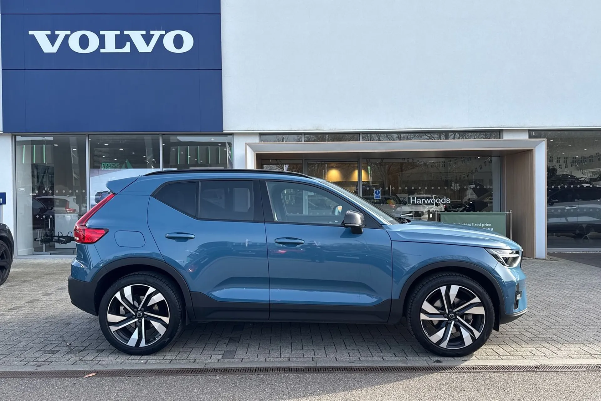 Volvo XC40 ULTIMATE B4 MHEV AUT thumbnail image number 2