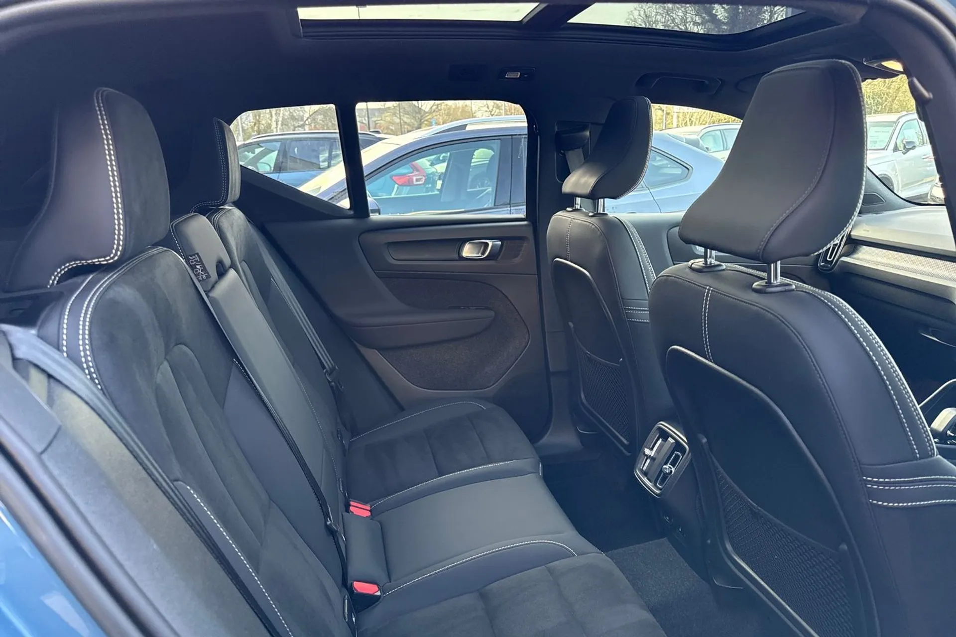 Volvo XC40 ULTIMATE B4 MHEV AUT thumbnail image number 23