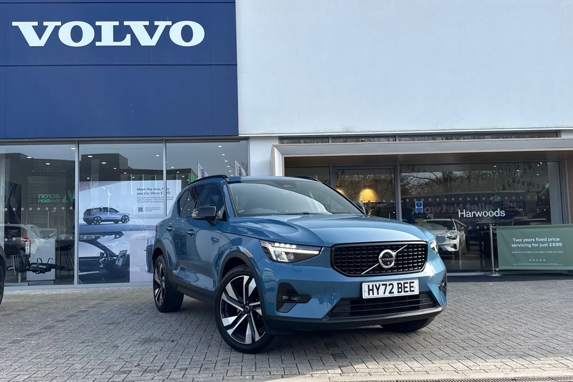 Volvo XC40 ULTIMATE B4 MHEV AUT focused image