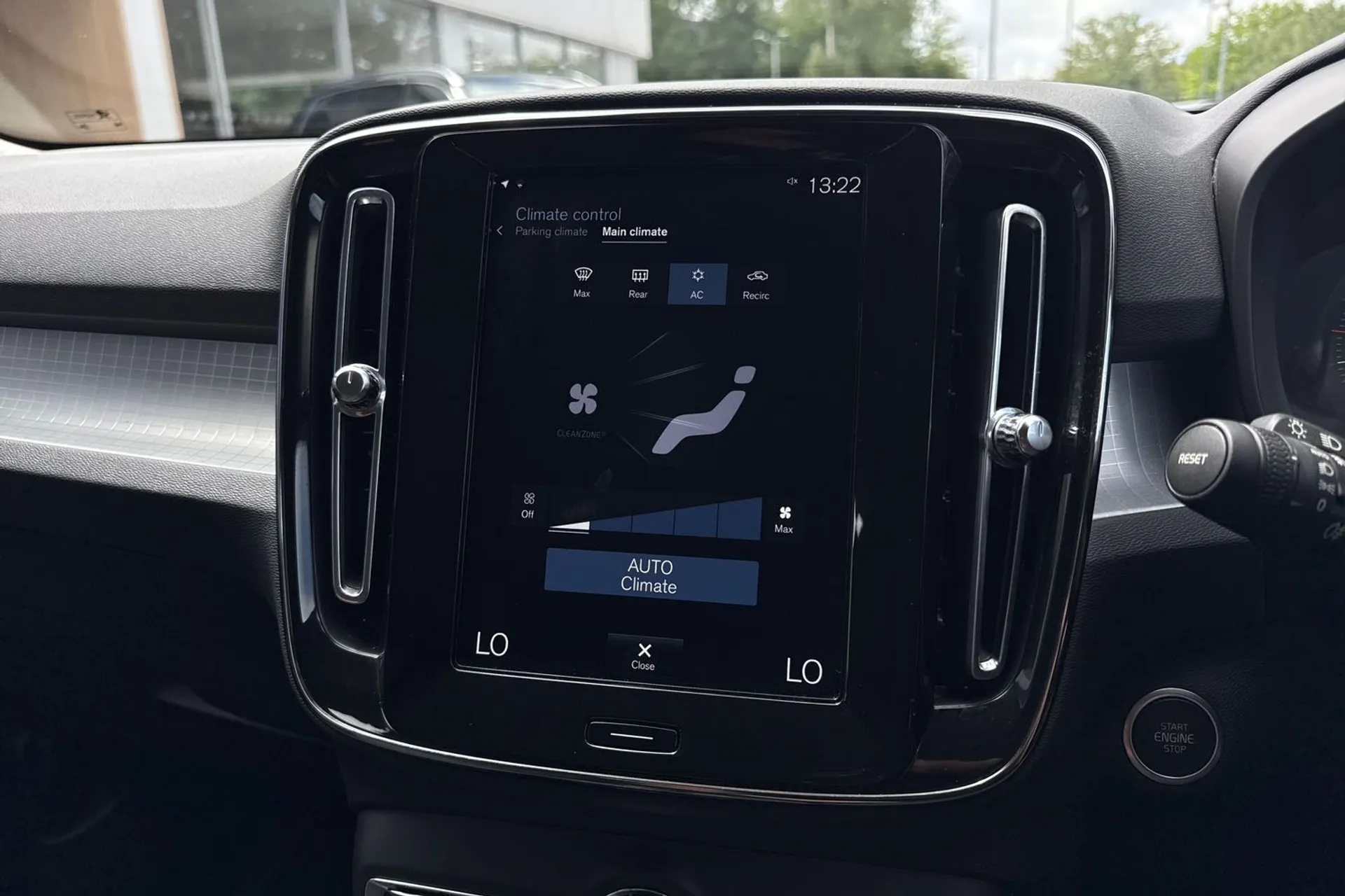 Volvo XC40 thumbnail image number 38