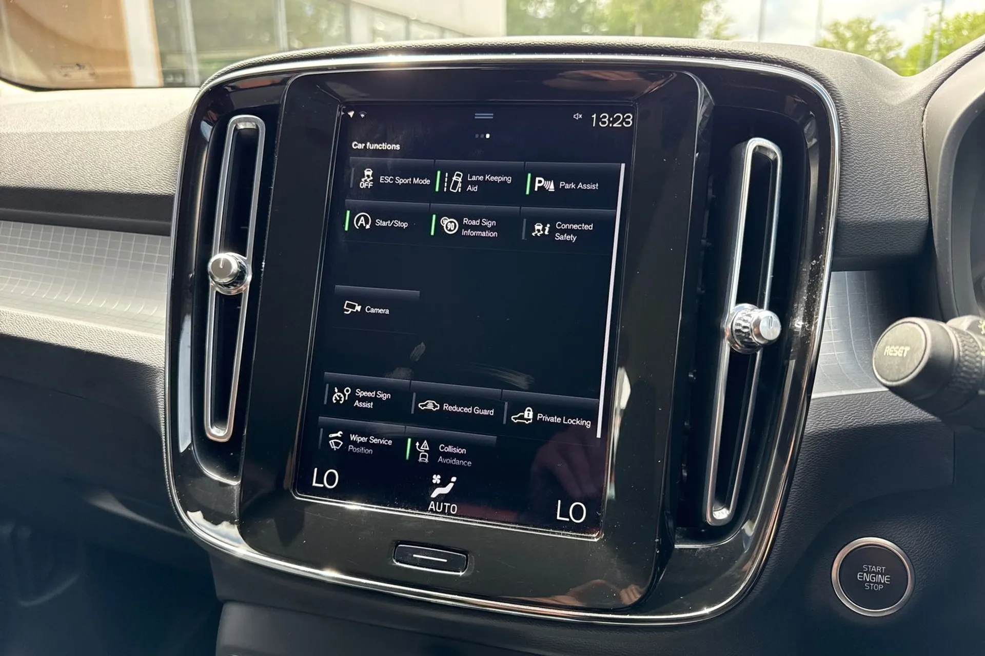Volvo XC40 thumbnail image number 40