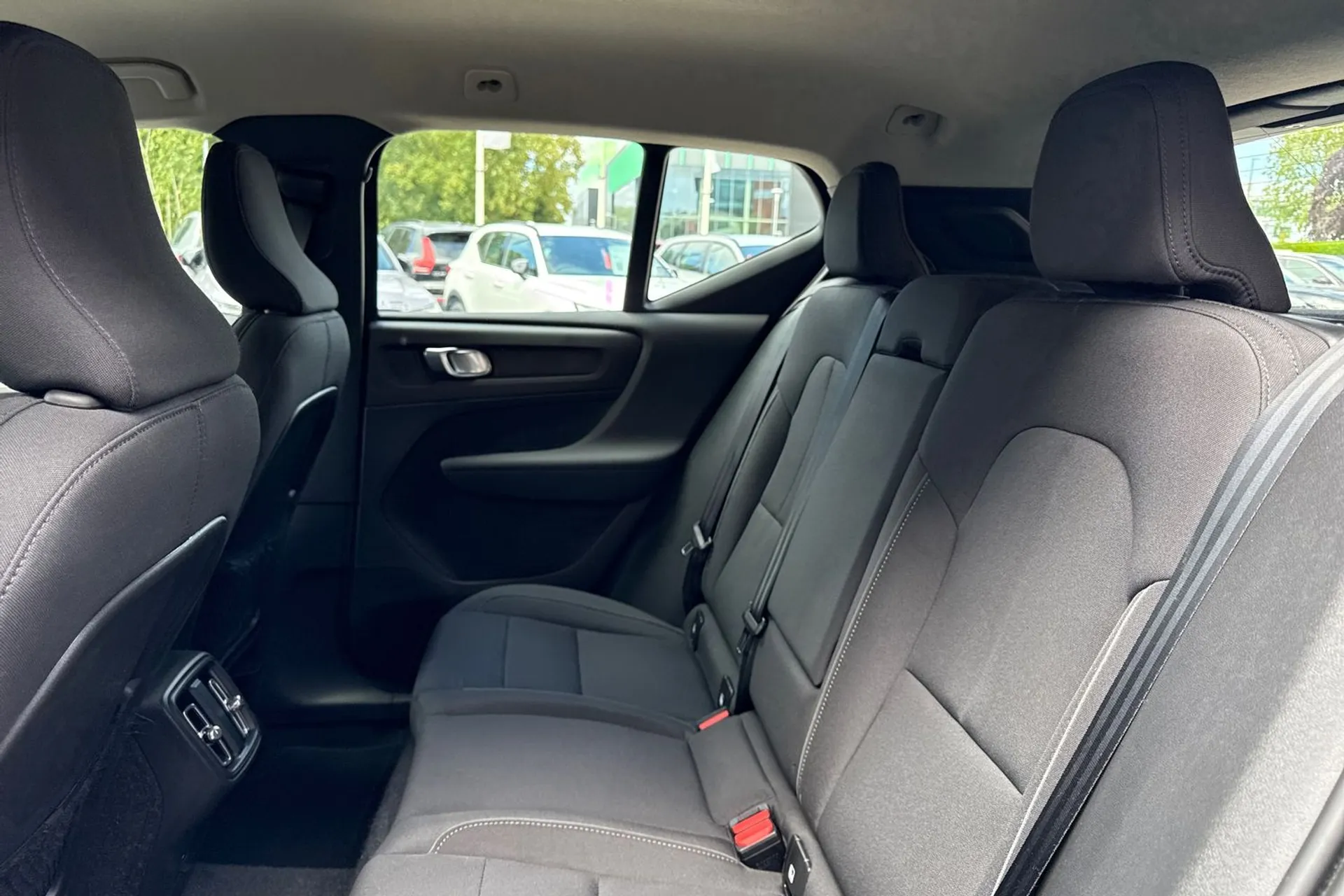 Volvo XC40 thumbnail image number 30