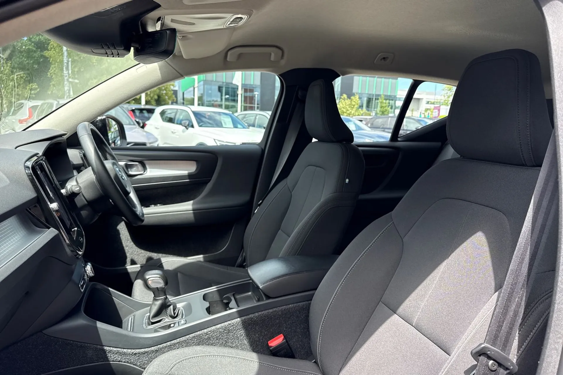Volvo XC40 thumbnail image number 28