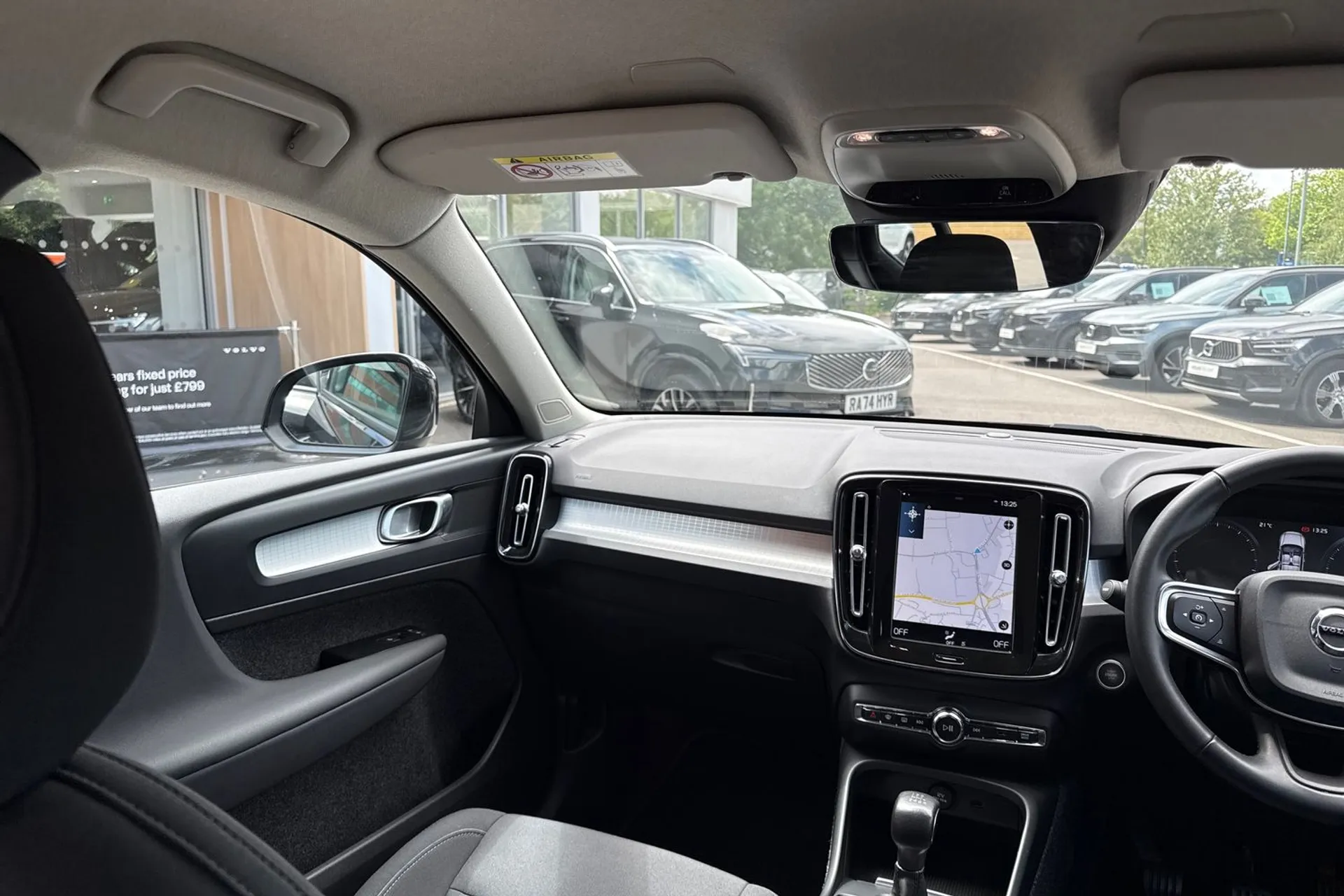 Volvo XC40 thumbnail image number 32