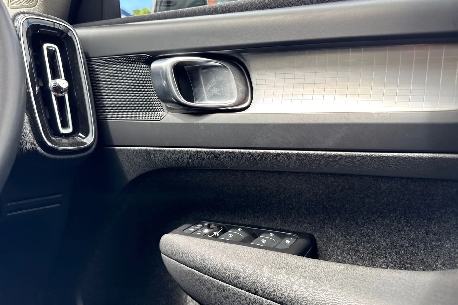 Volvo XC40 thumbnail image number 41