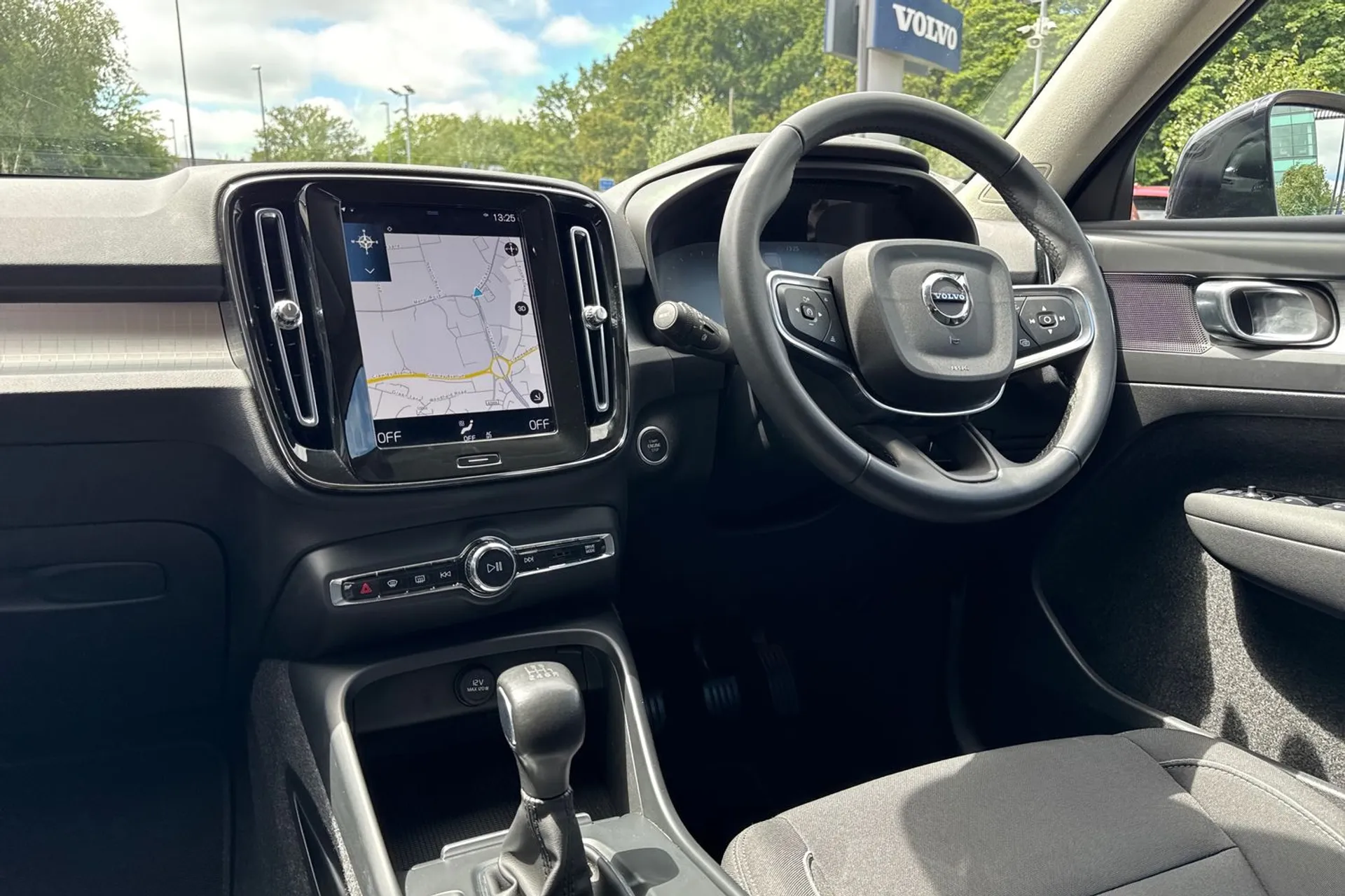 Volvo XC40 thumbnail image number 35