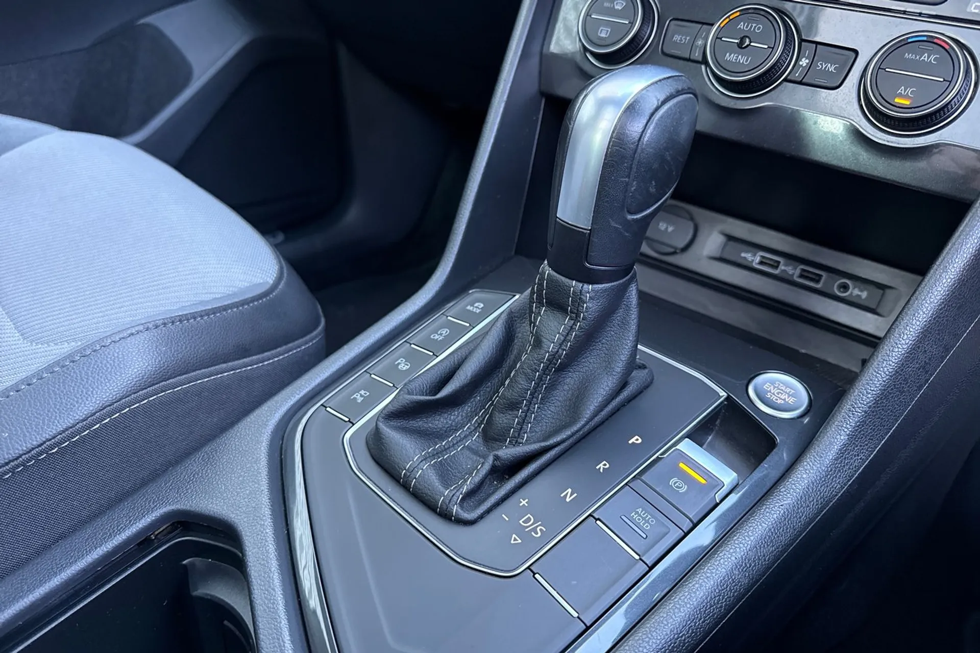 VOLKSWAGEN TIGUAN thumbnail image number 12