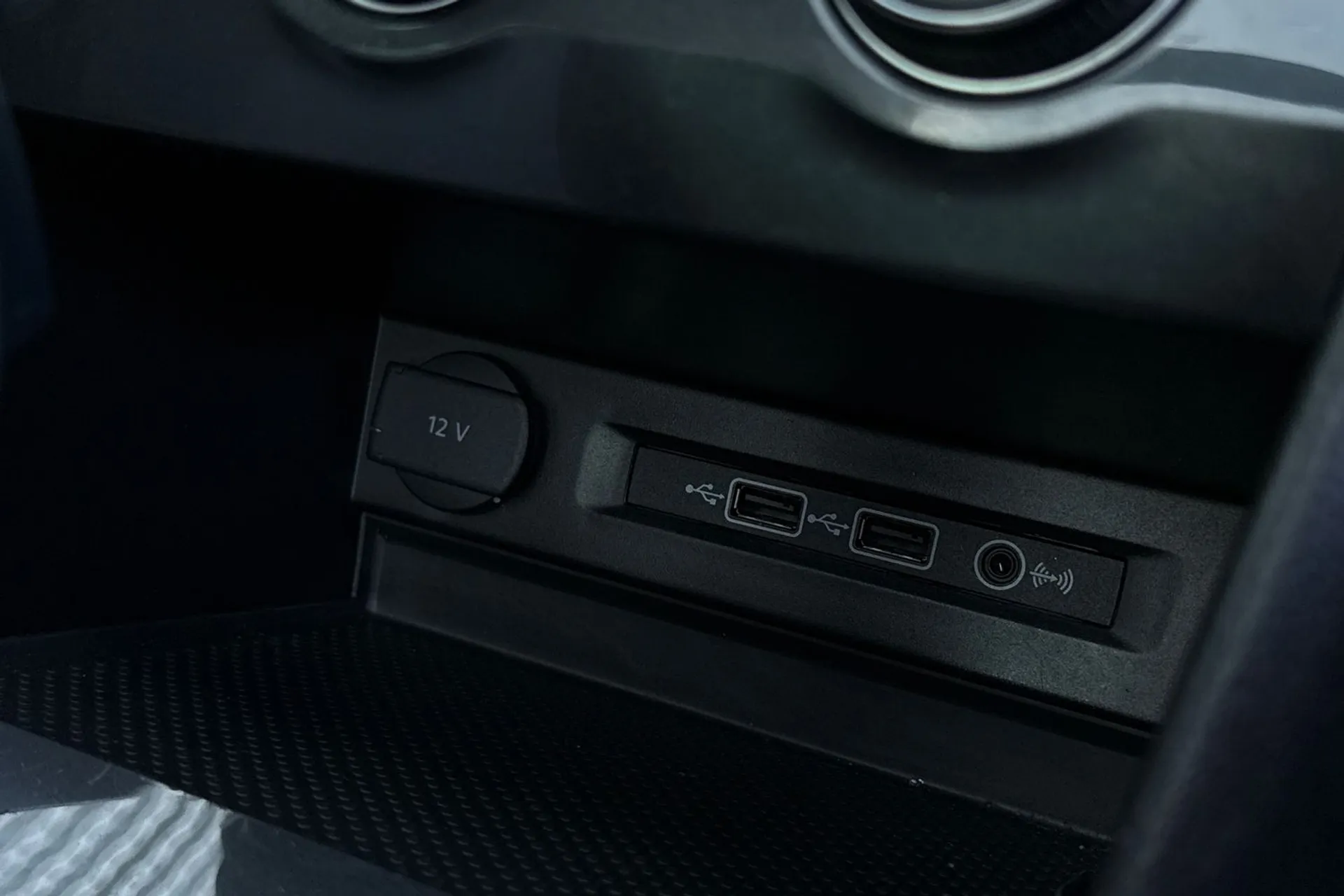 VOLKSWAGEN TIGUAN thumbnail image number 26