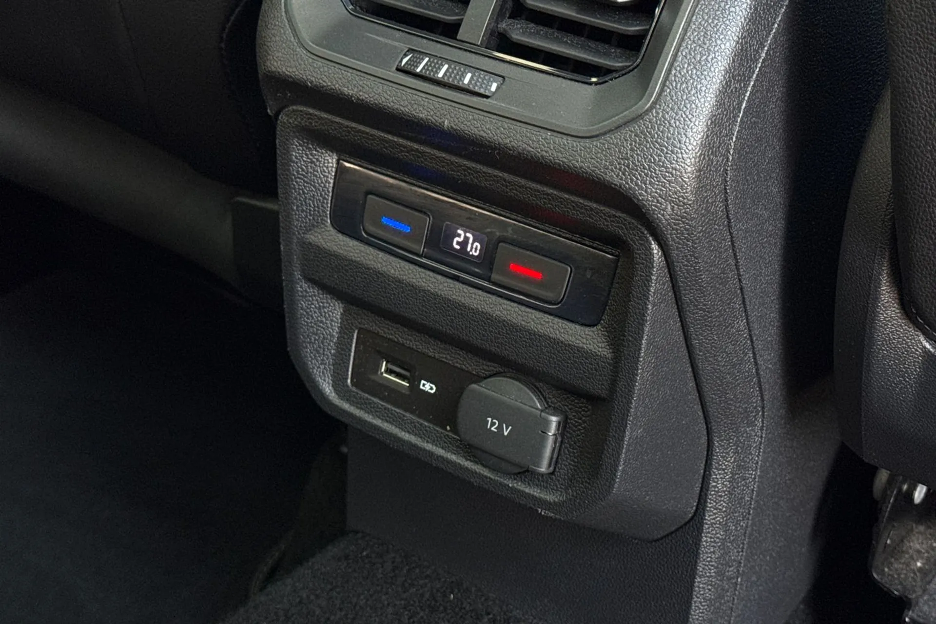 VOLKSWAGEN TIGUAN thumbnail image number 35