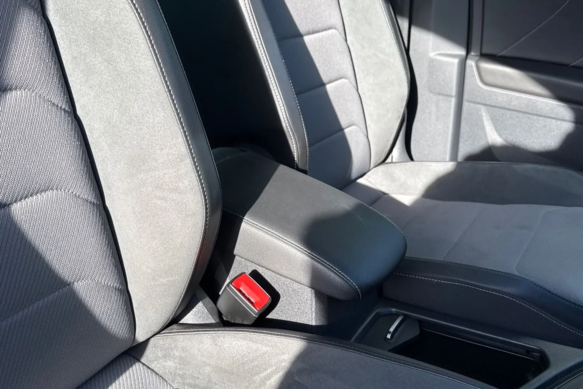 VOLKSWAGEN TIGUAN thumbnail image number 39