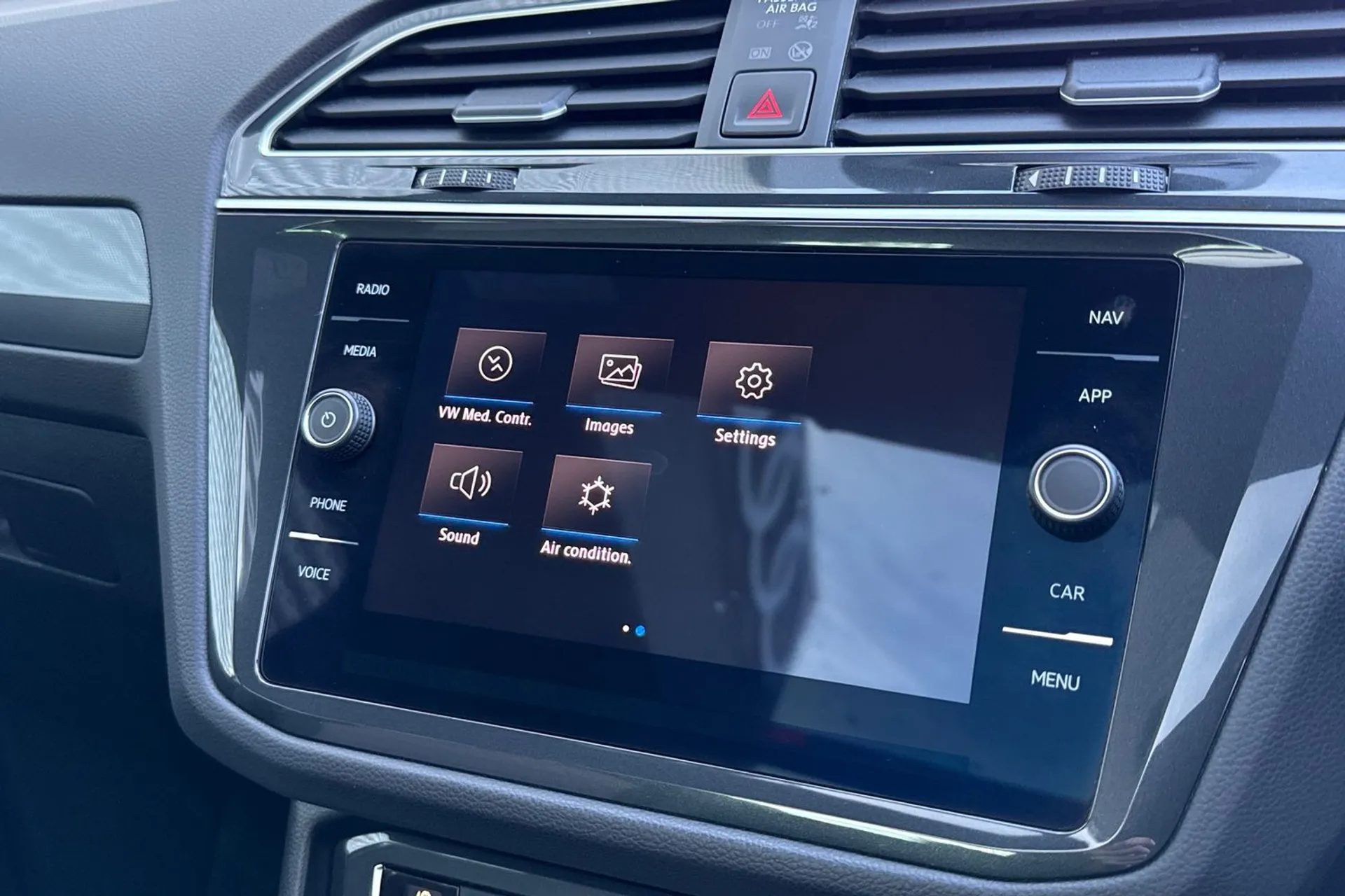 VOLKSWAGEN TIGUAN thumbnail image number 19