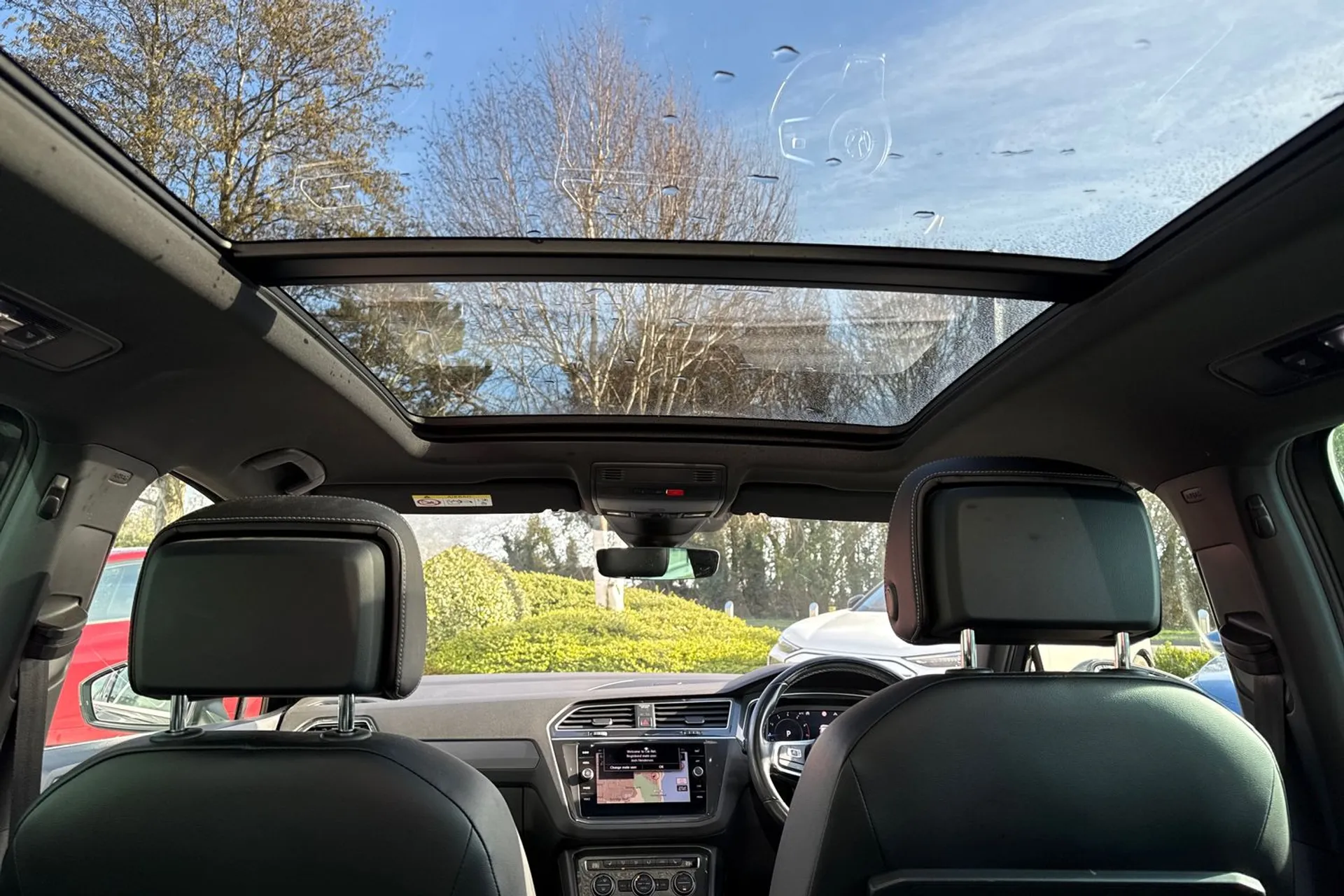 VOLKSWAGEN TIGUAN thumbnail image number 4