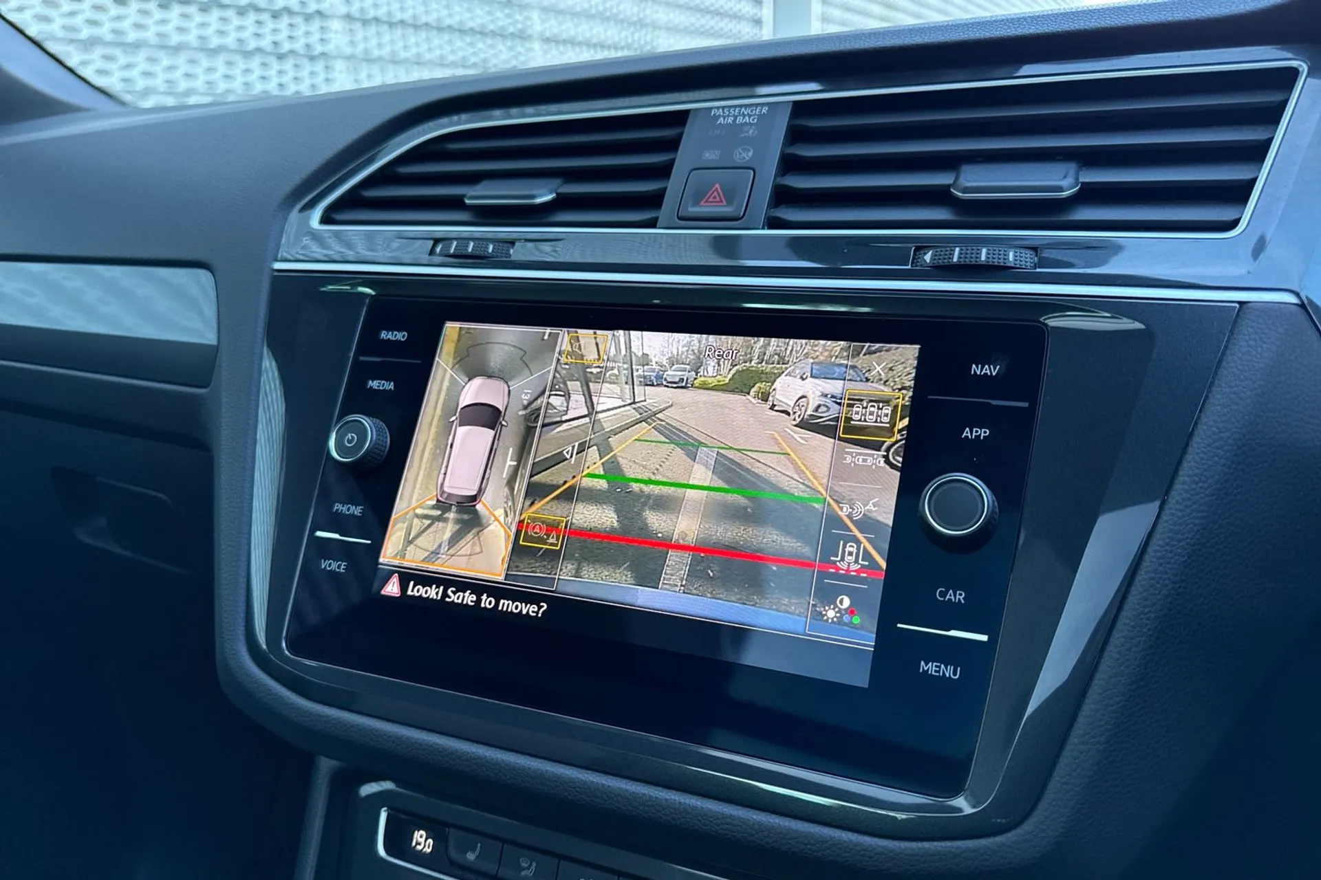 VOLKSWAGEN TIGUAN thumbnail image number 9