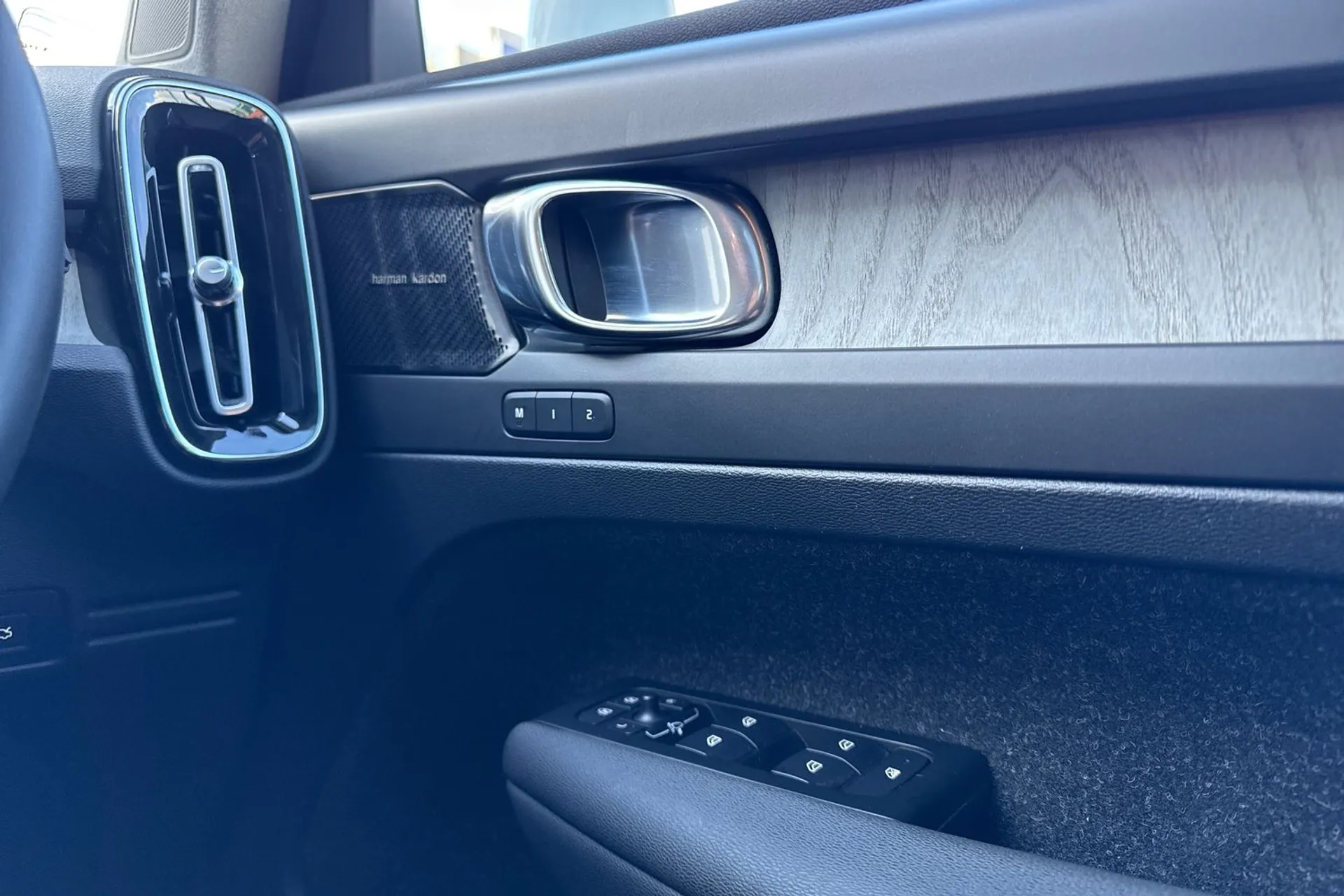 Volvo XC40 thumbnail image number 39