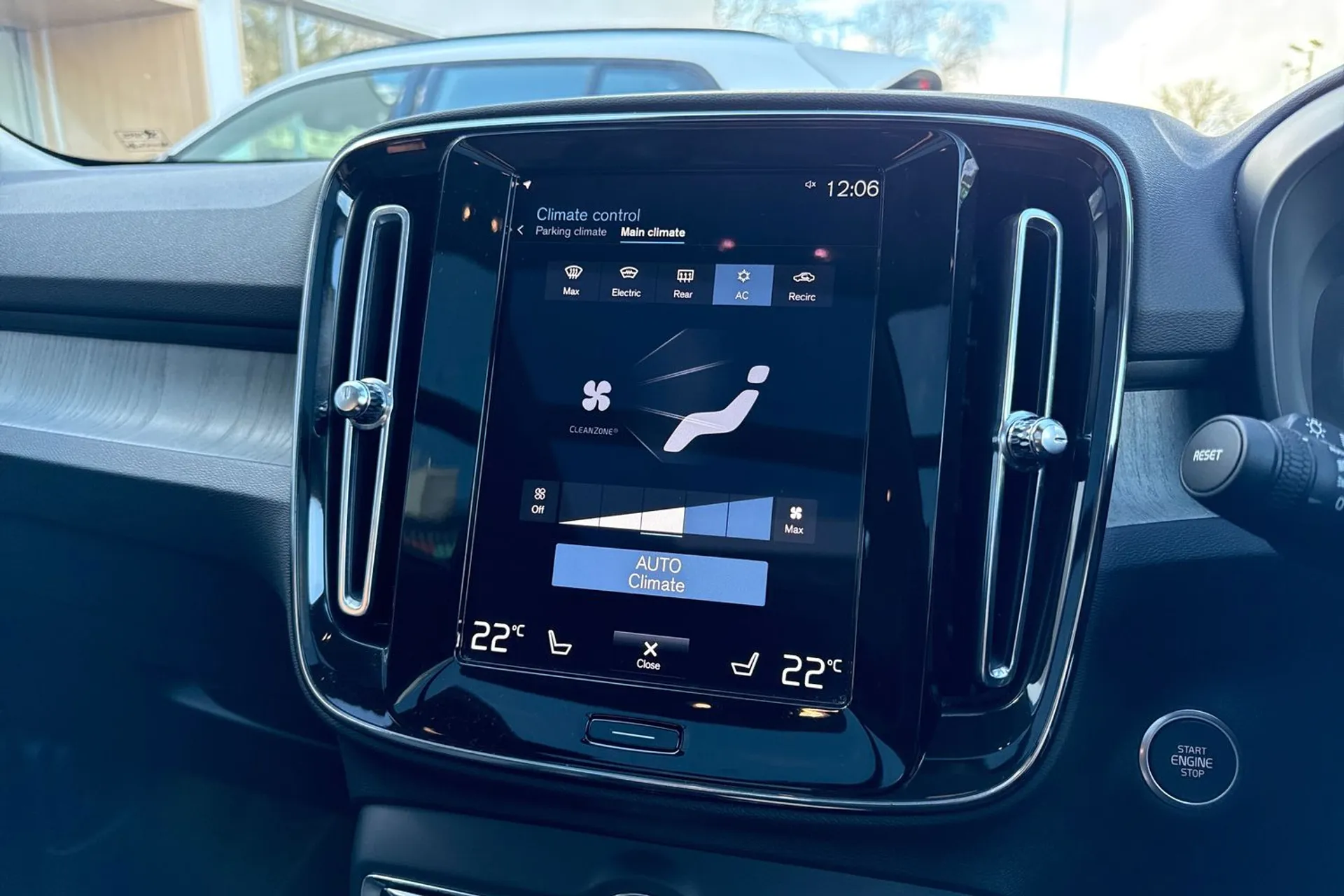 Volvo XC40 thumbnail image number 38