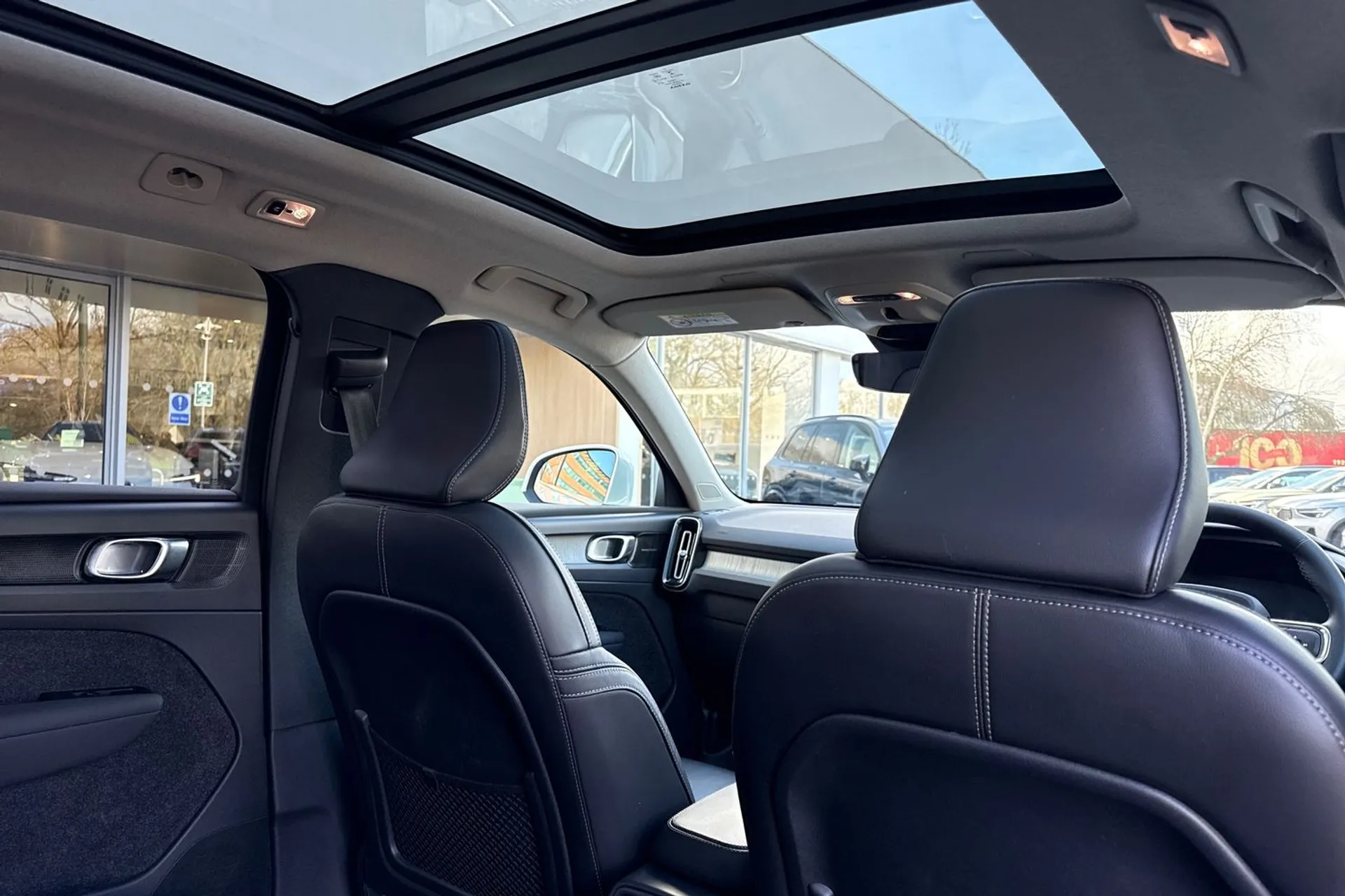 Volvo XC40 thumbnail image number 24