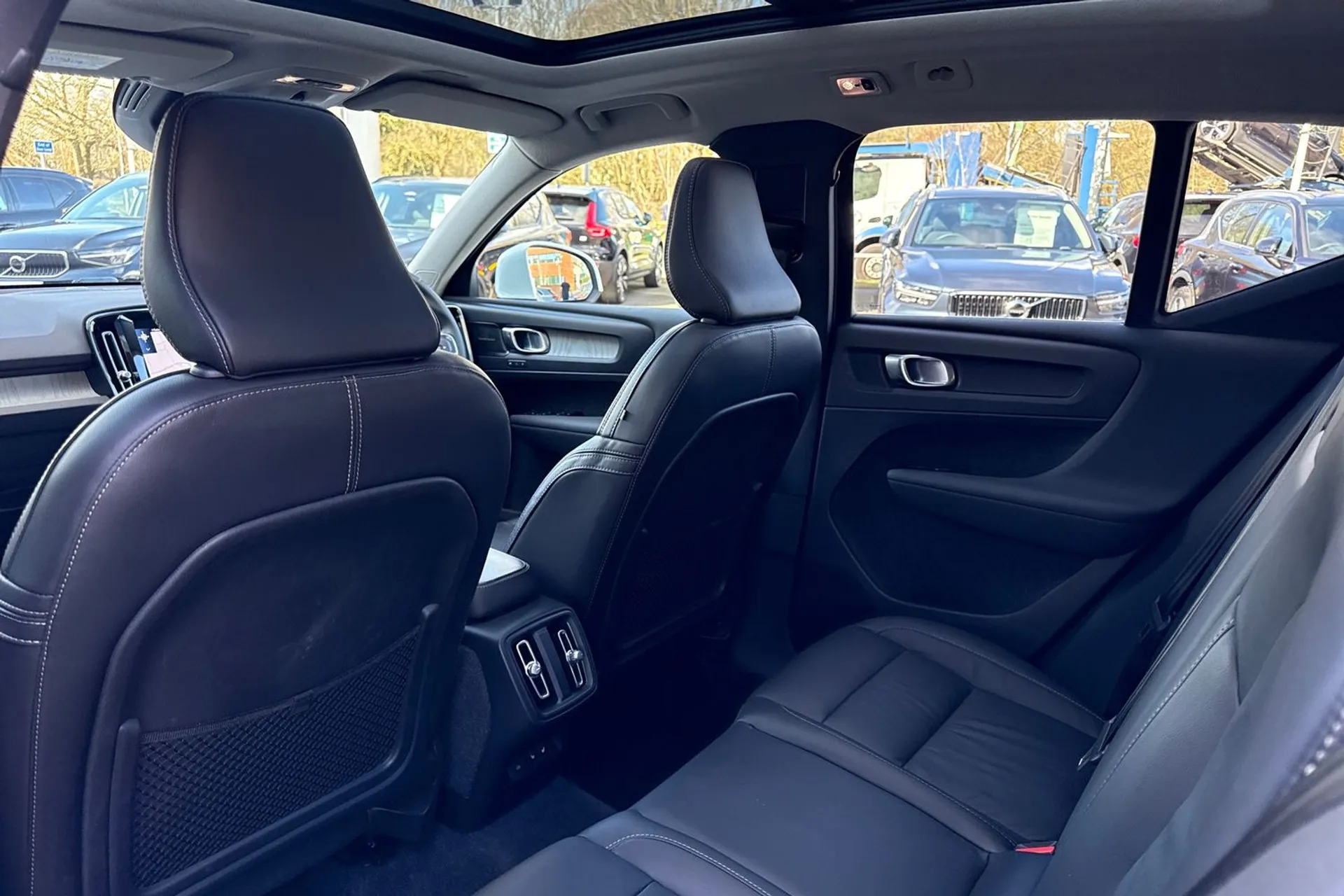 Volvo XC40 thumbnail image number 31