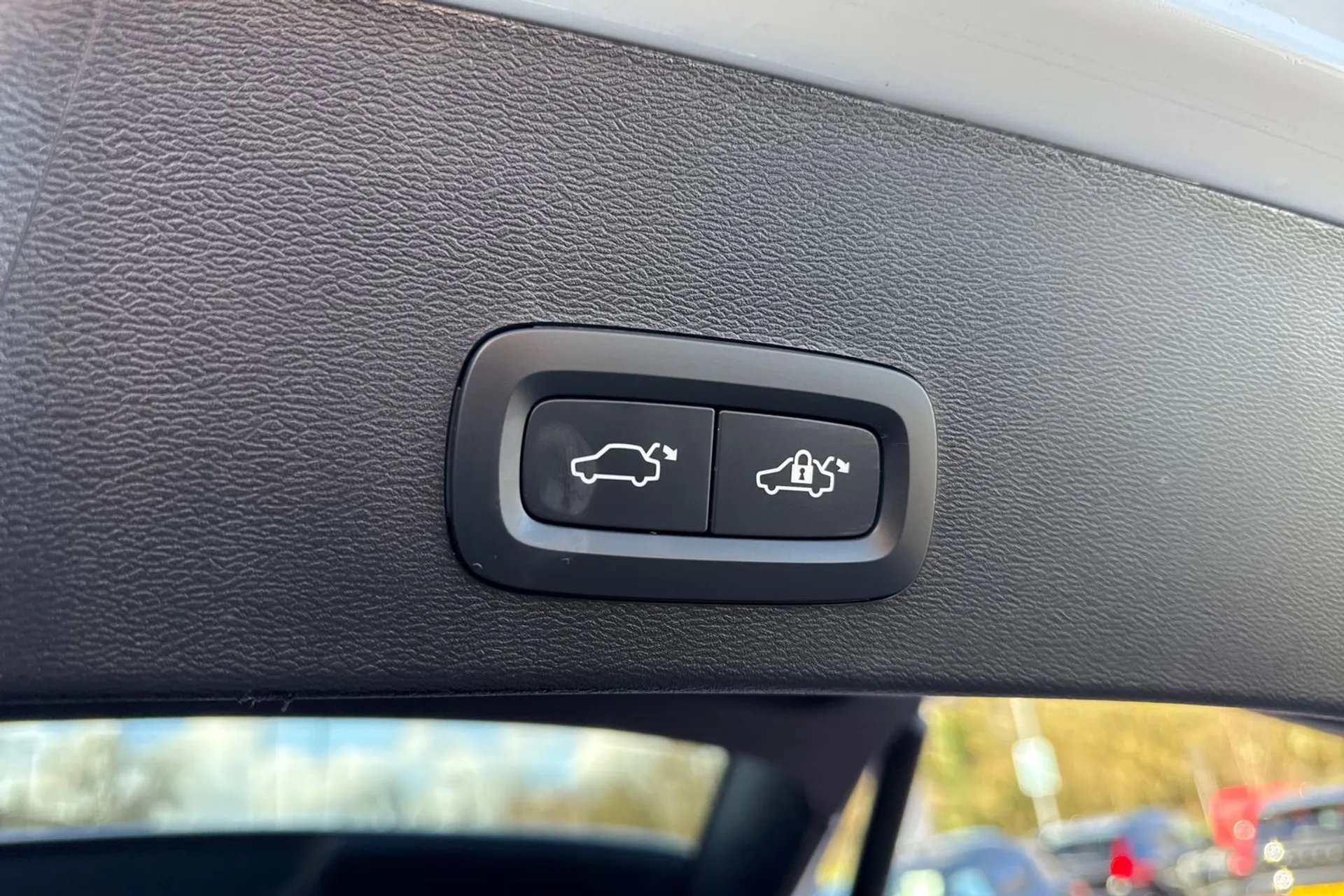 Volvo XC40 thumbnail image number 21