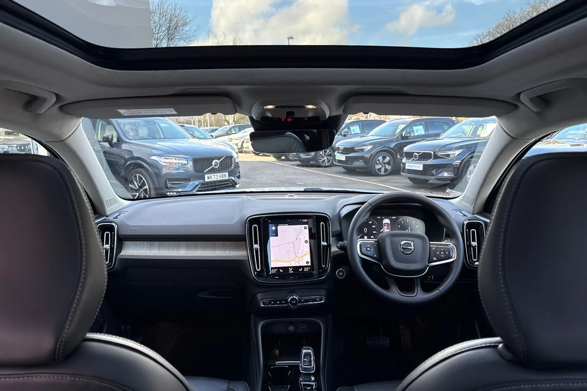 Volvo XC40 thumbnail image number 3