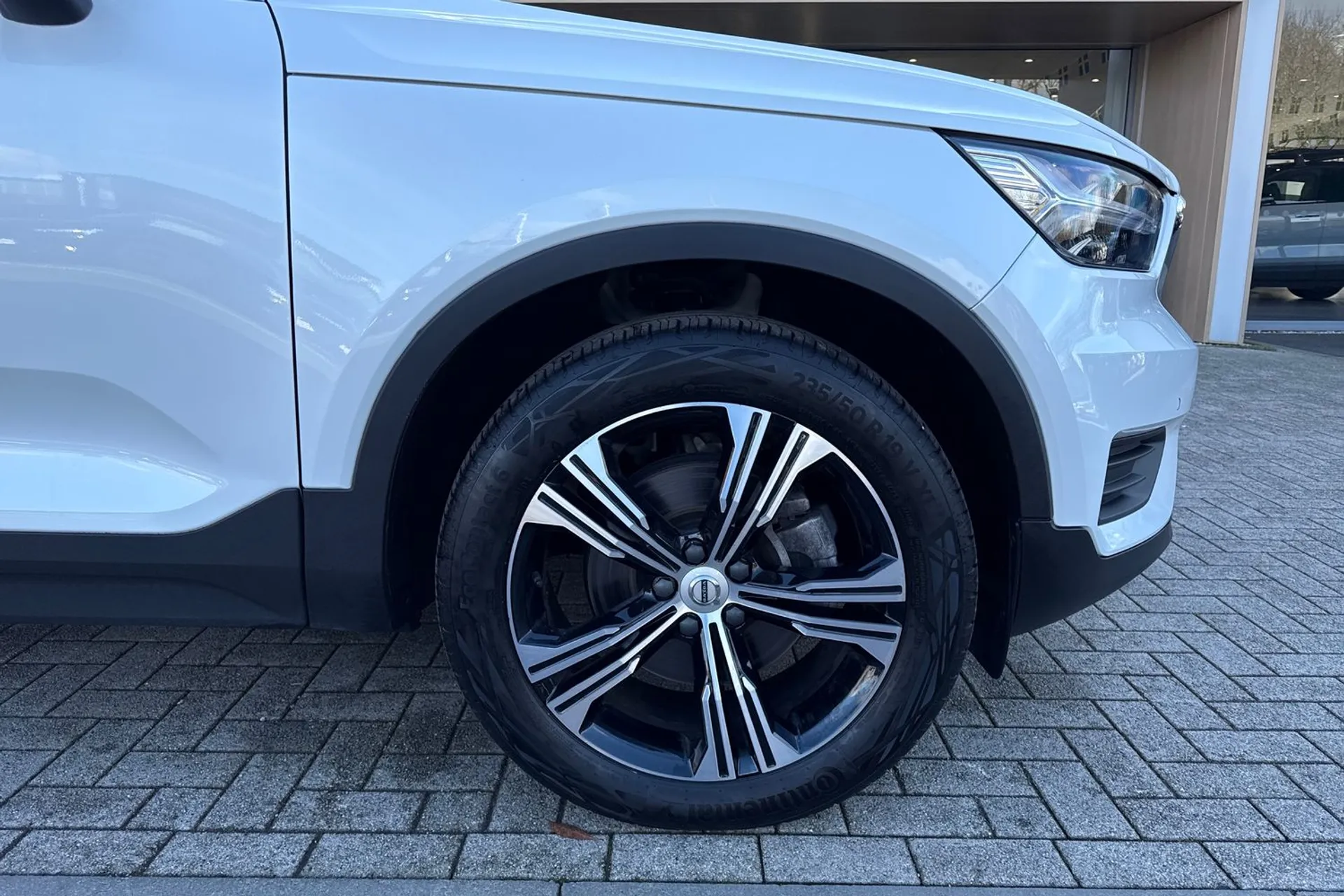 Volvo XC40 thumbnail image number 14