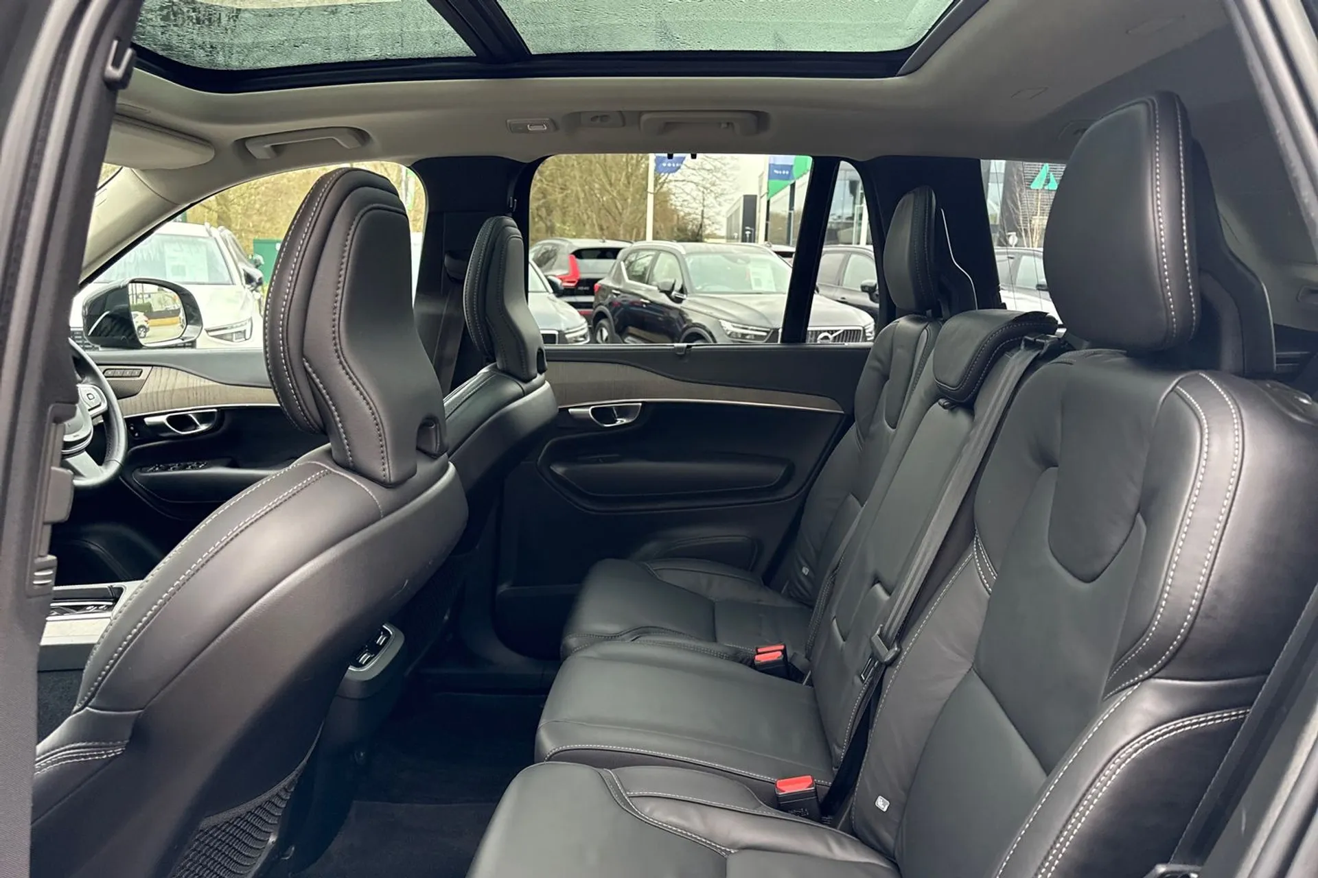 Volvo XC90 thumbnail image number 32