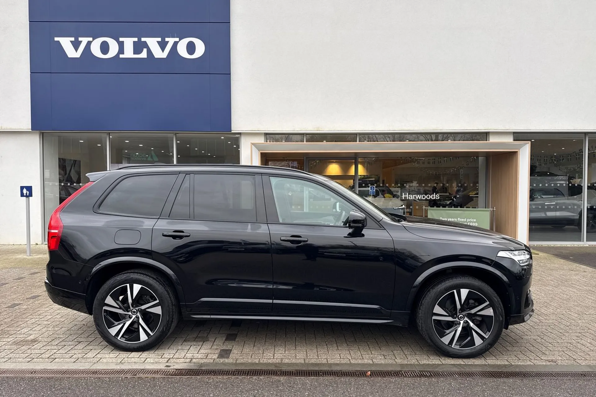 Volvo XC90 thumbnail image number 2