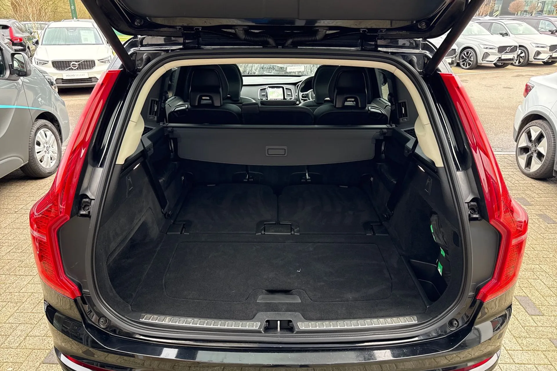 Volvo XC90 thumbnail image number 22