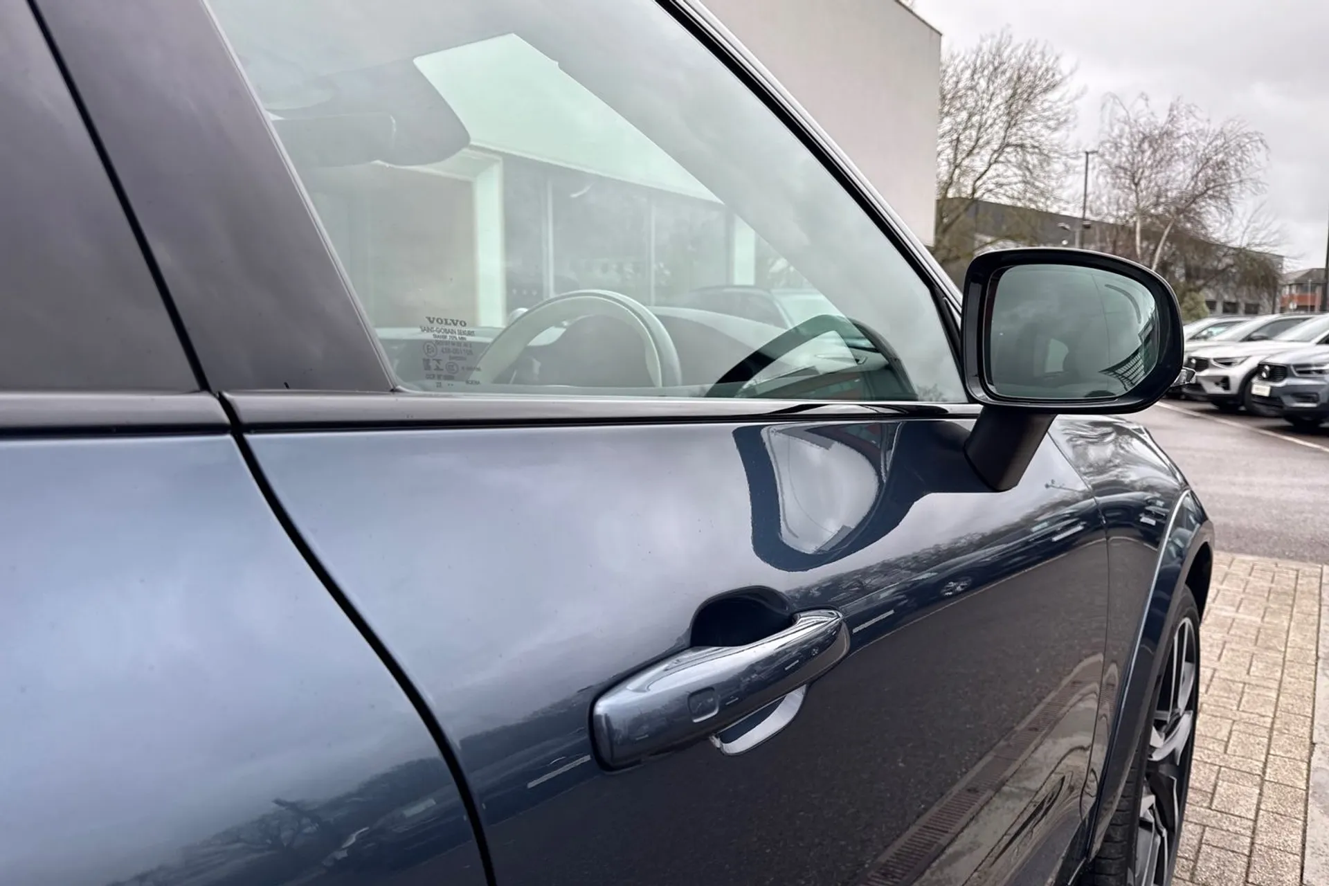 Volvo XC60 thumbnail image number 17