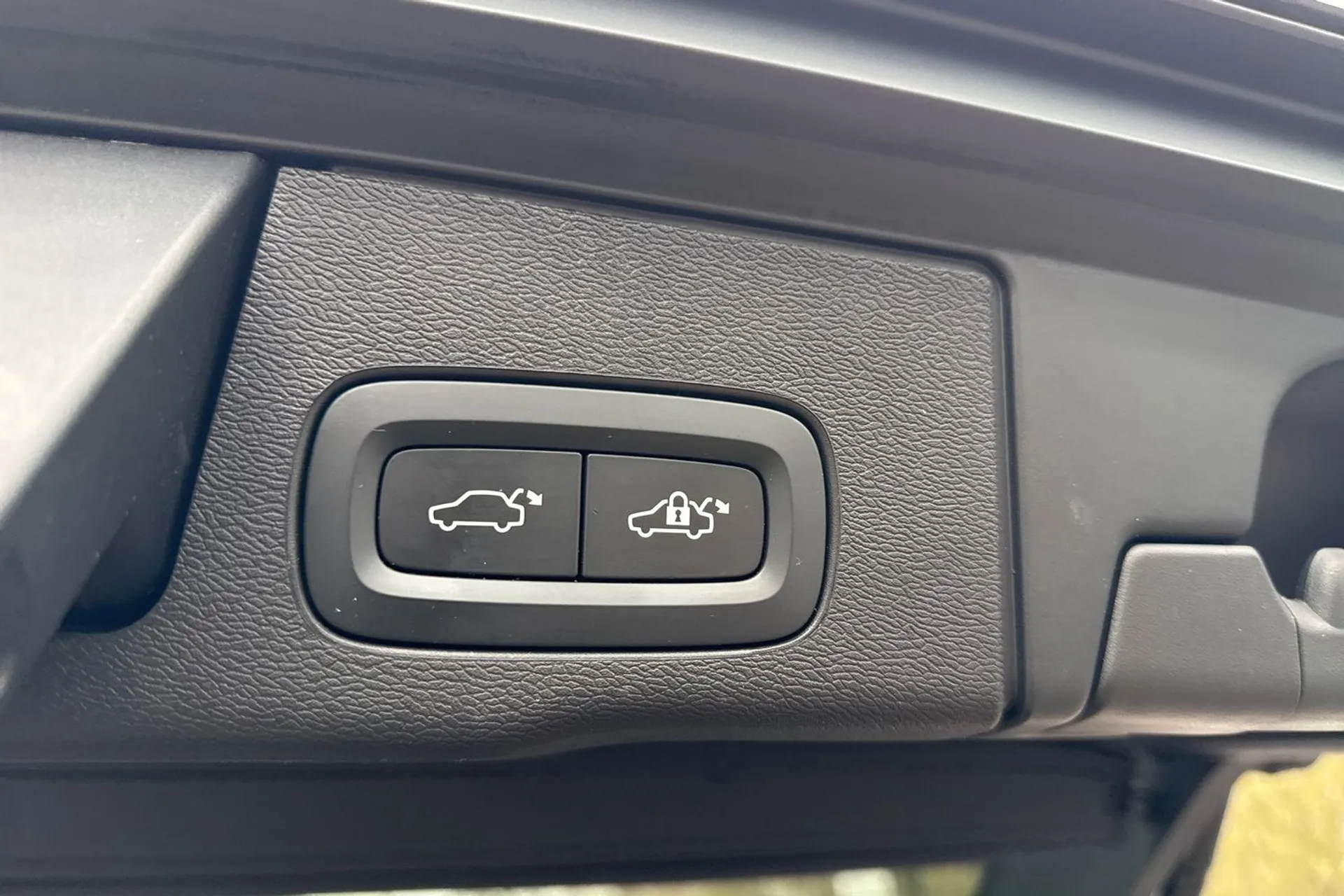 Volvo XC60 thumbnail image number 21